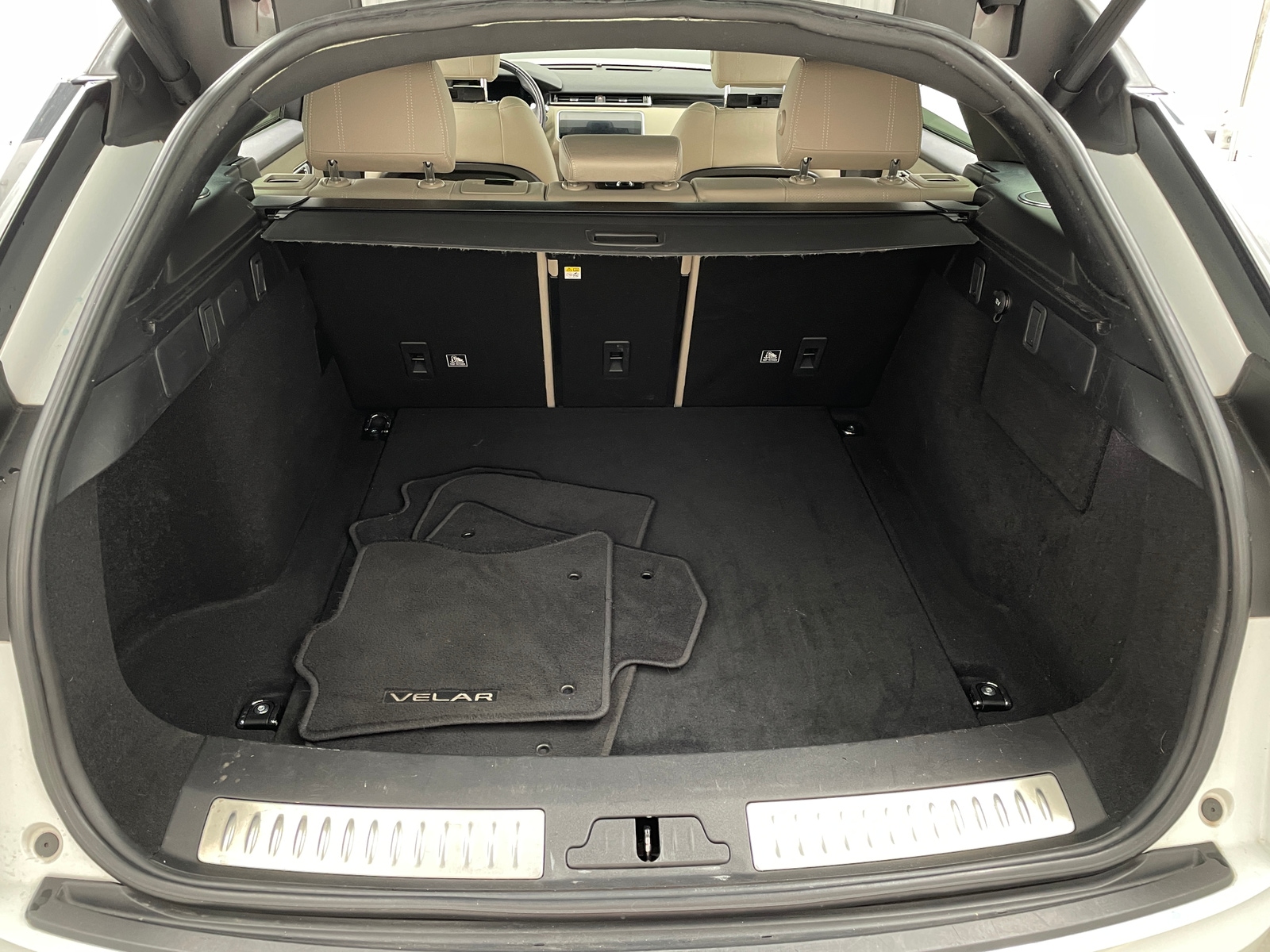 Thumbnail: 2019 Land Rover Range Rover Velar - 6