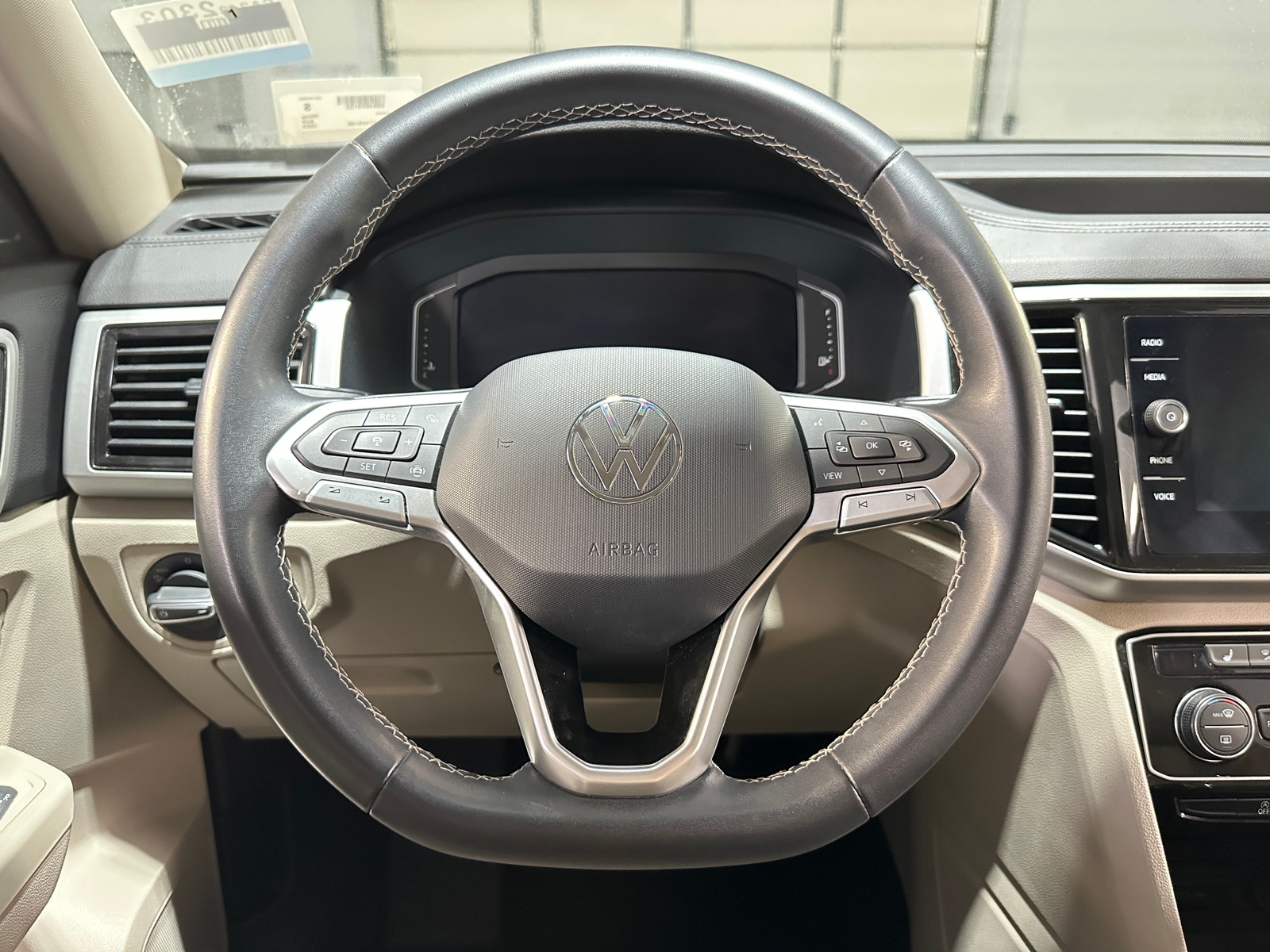 Thumbnail: 2023 Volkswagen Atlas - 4