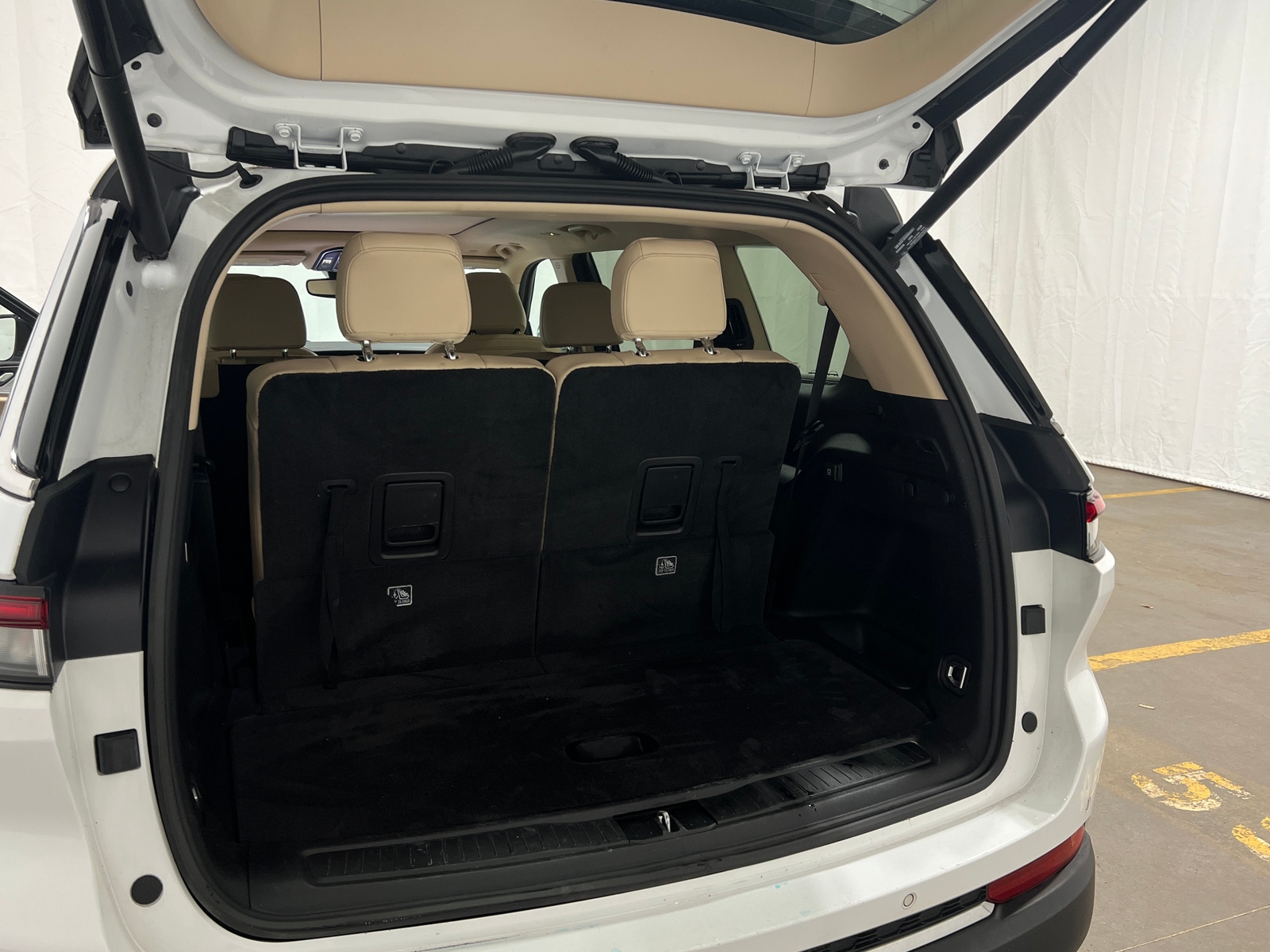 Thumbnail: 2021 Jeep Grand Cherokee L - 6