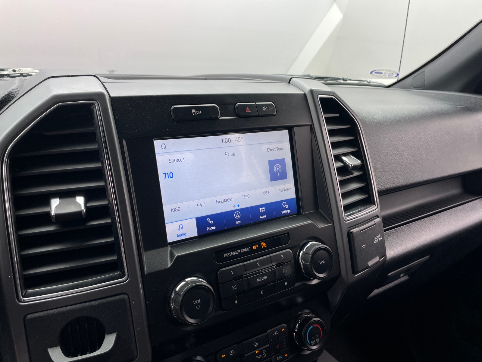 Thumbnail: 2019 Ford Econoline - 4