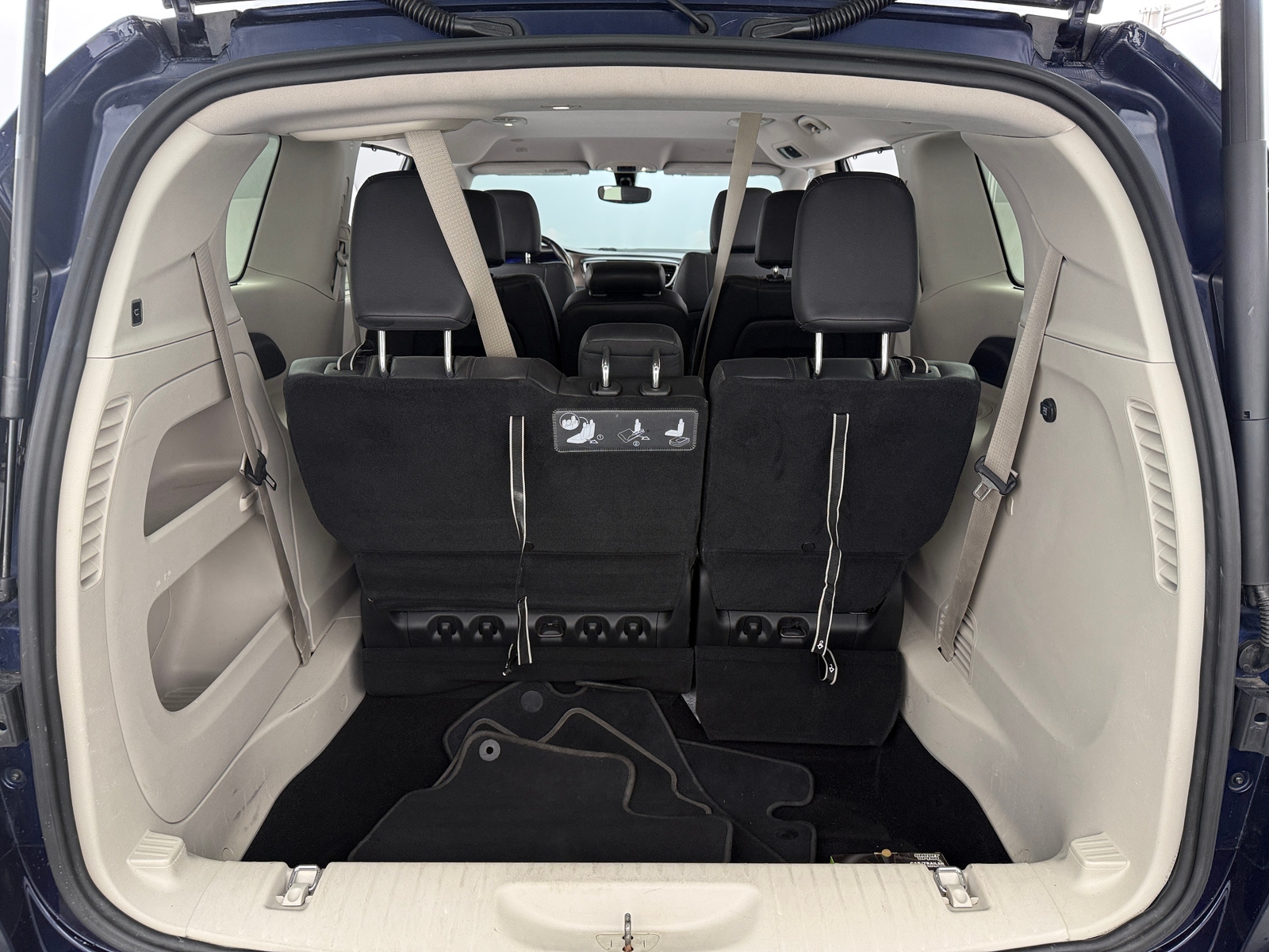 Thumbnail: 2019 Chrysler Pacifica - 6