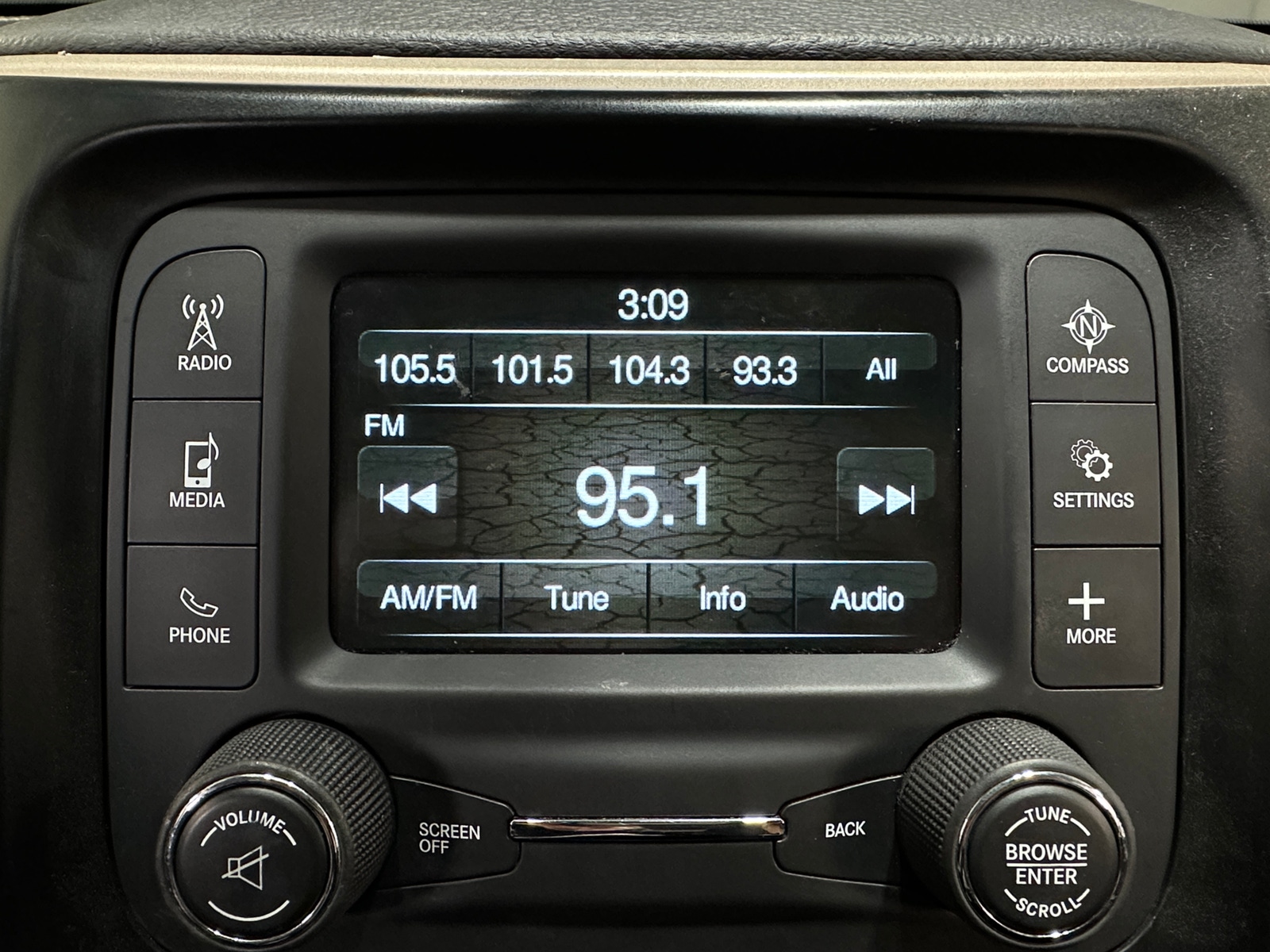 Thumbnail: 2017 Jeep Cherokee - 4