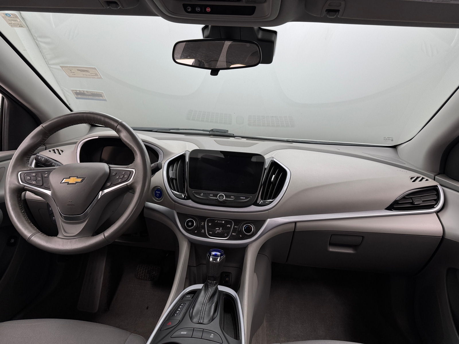 Thumbnail: 2017 Chevrolet Volt - 3