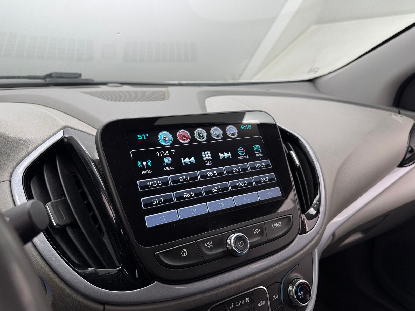 Thumbnail: 2017 Chevrolet Volt - 4