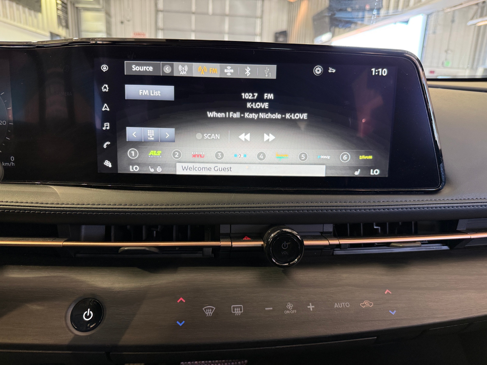 Thumbnail: 2023 Nissan Ariya - 3