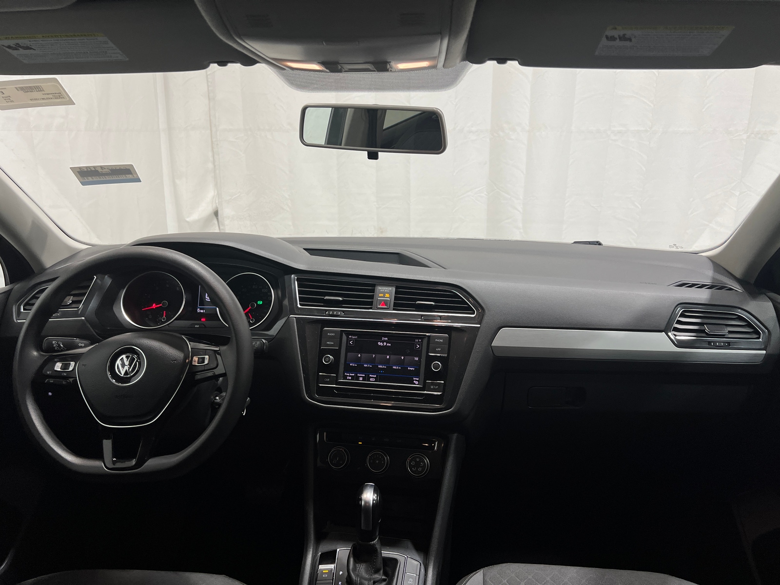 Thumbnail: 2018 Volkswagen Tiguan - 3