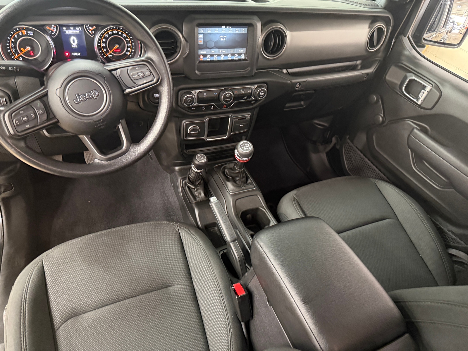 Thumbnail: 2023 Jeep Gladiator - 3