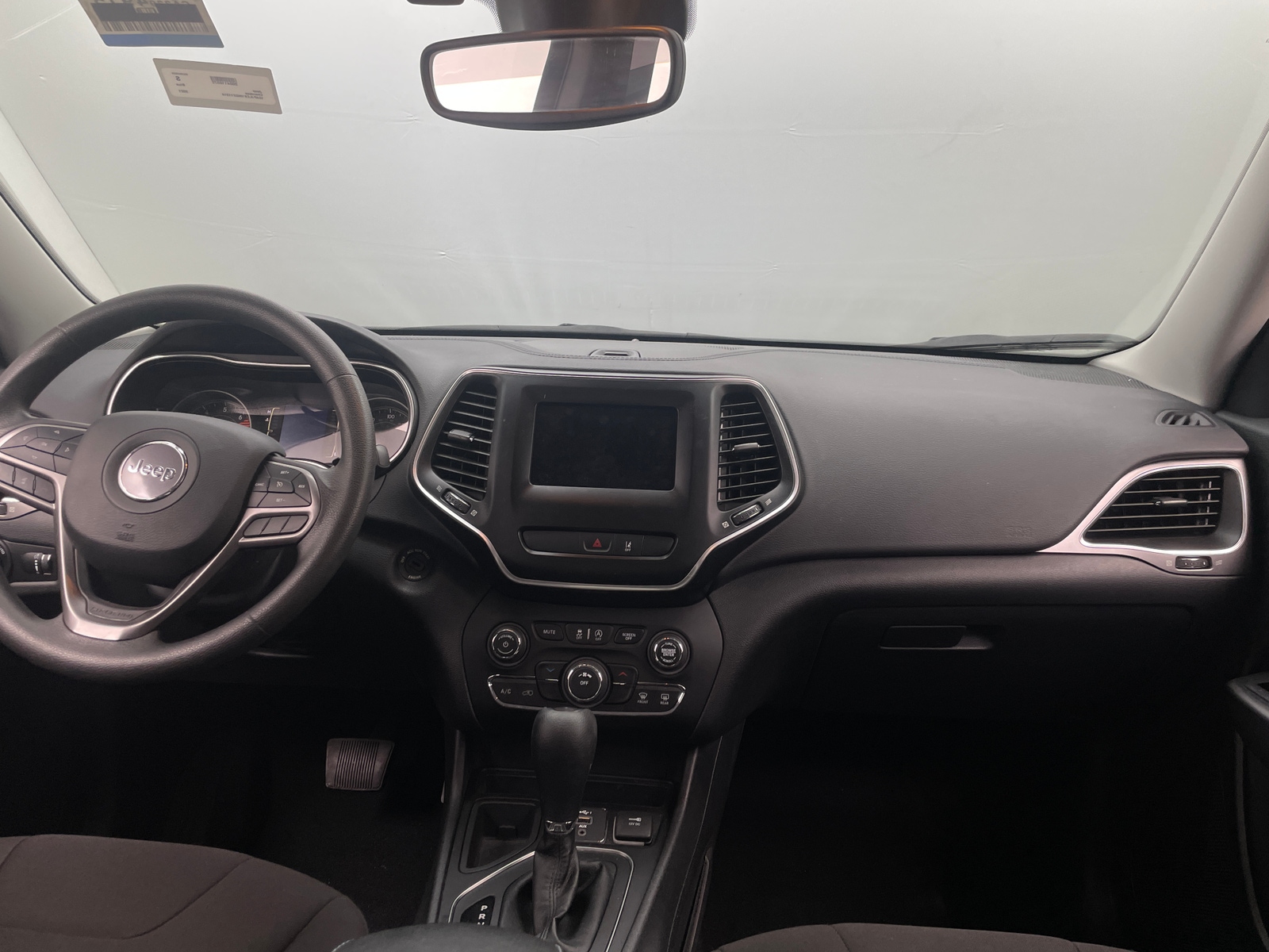 Thumbnail: 2021 Jeep Cherokee - 3