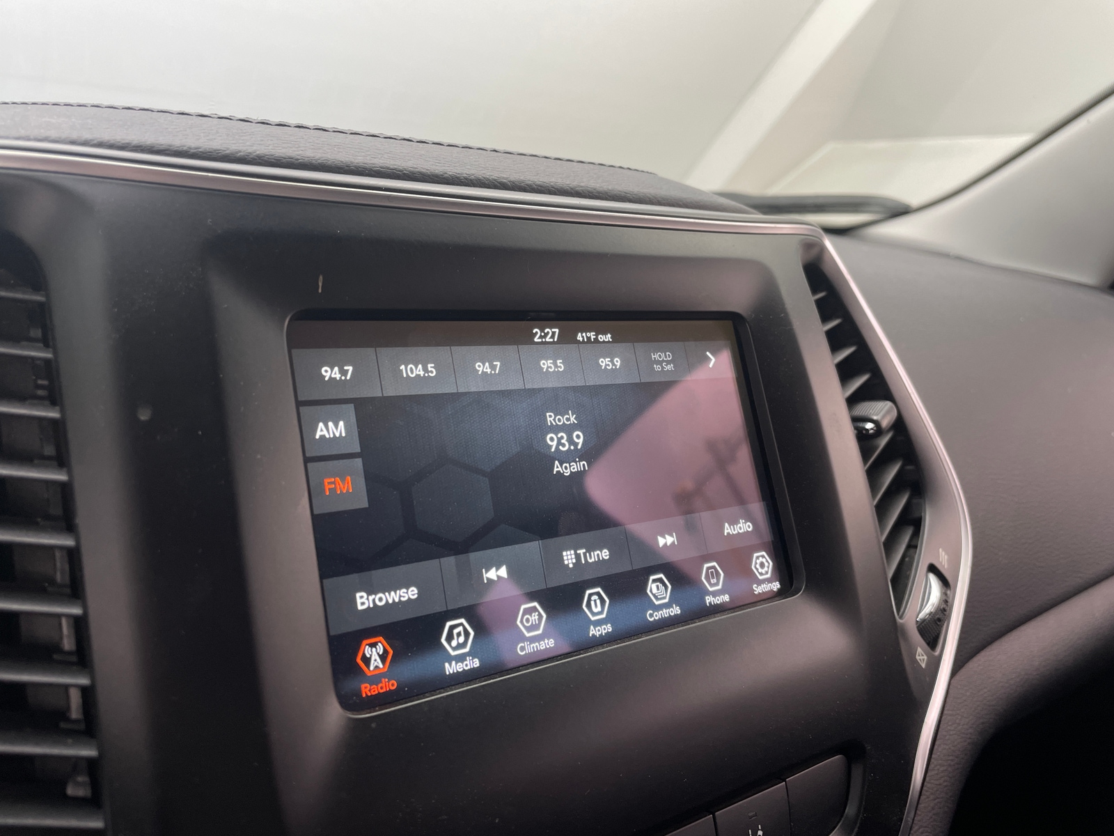 Thumbnail: 2021 Jeep Cherokee - 4