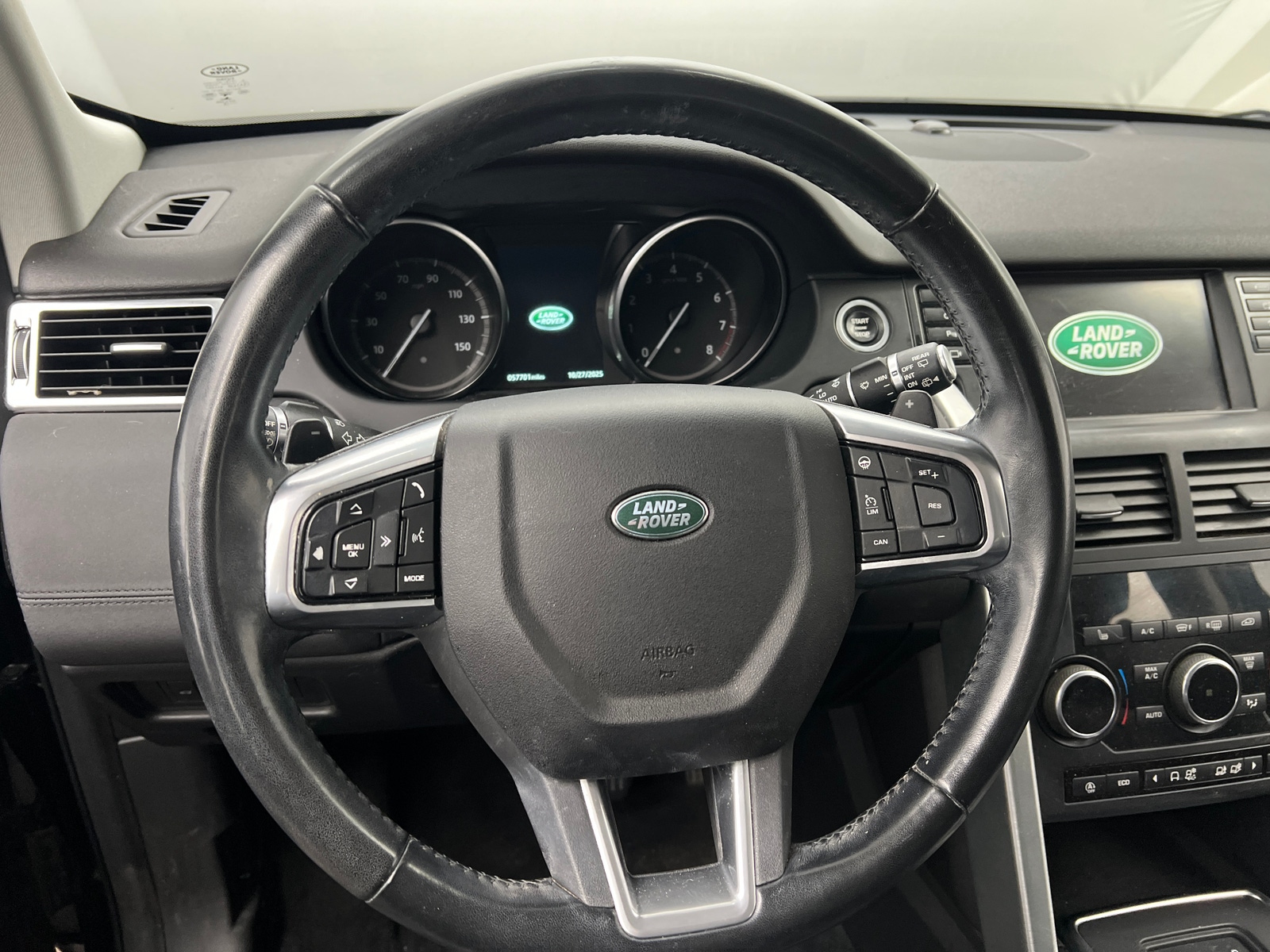 Thumbnail: 2019 Land Rover Discovery Sport - 4