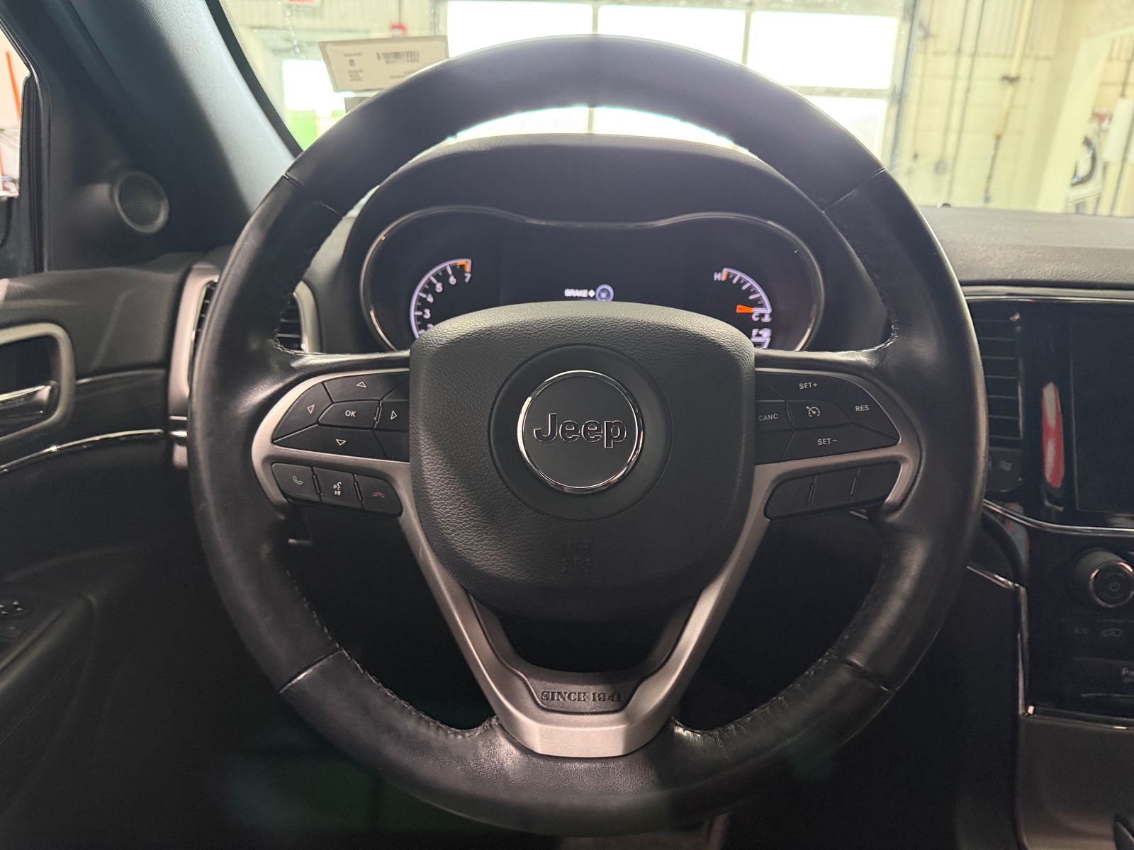 Thumbnail: 2020 Jeep Grand Cherokee - 4