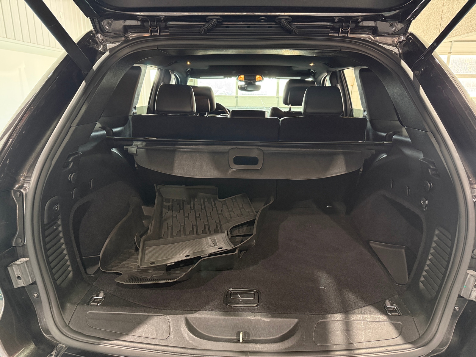 Thumbnail: 2020 Jeep Grand Cherokee - 6