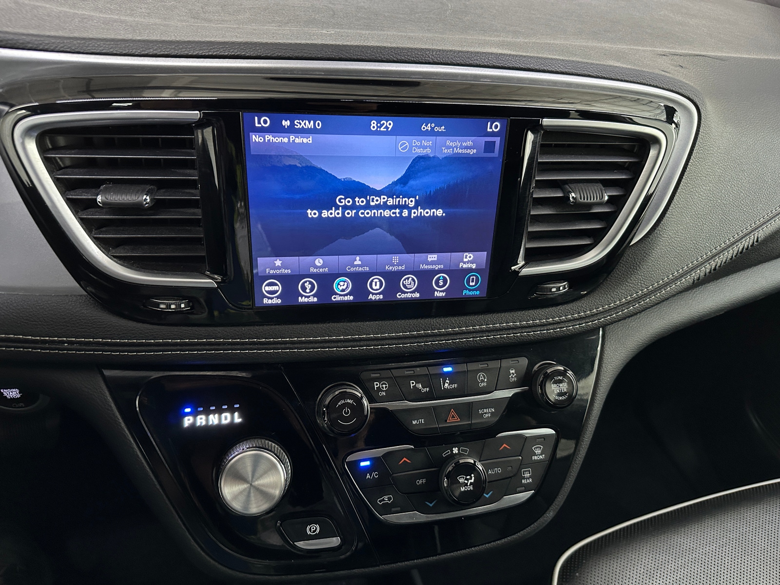 Thumbnail: 2018 Chrysler Pacifica - 3