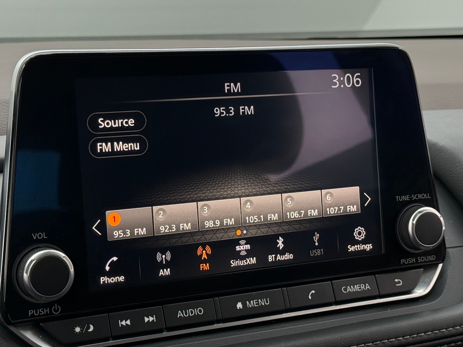 Thumbnail: 2022 Nissan Rogue - 4