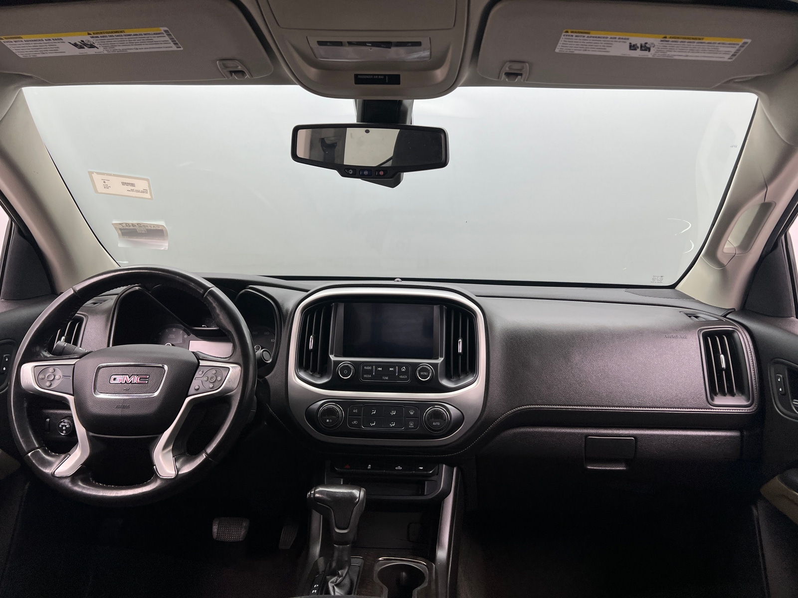 Thumbnail: 2018 GMC Canyon - 3