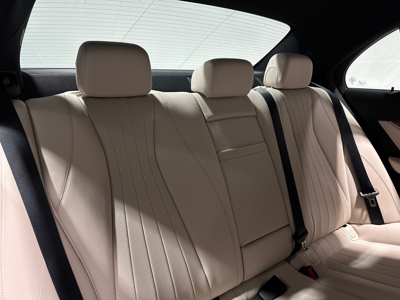 Thumbnail: 2022 Mercedes-Benz E-Class - 5