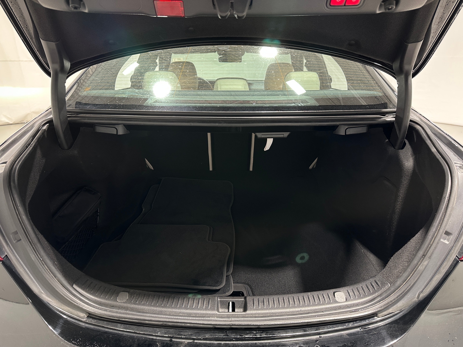 Thumbnail: 2022 Mercedes-Benz E-Class - 6