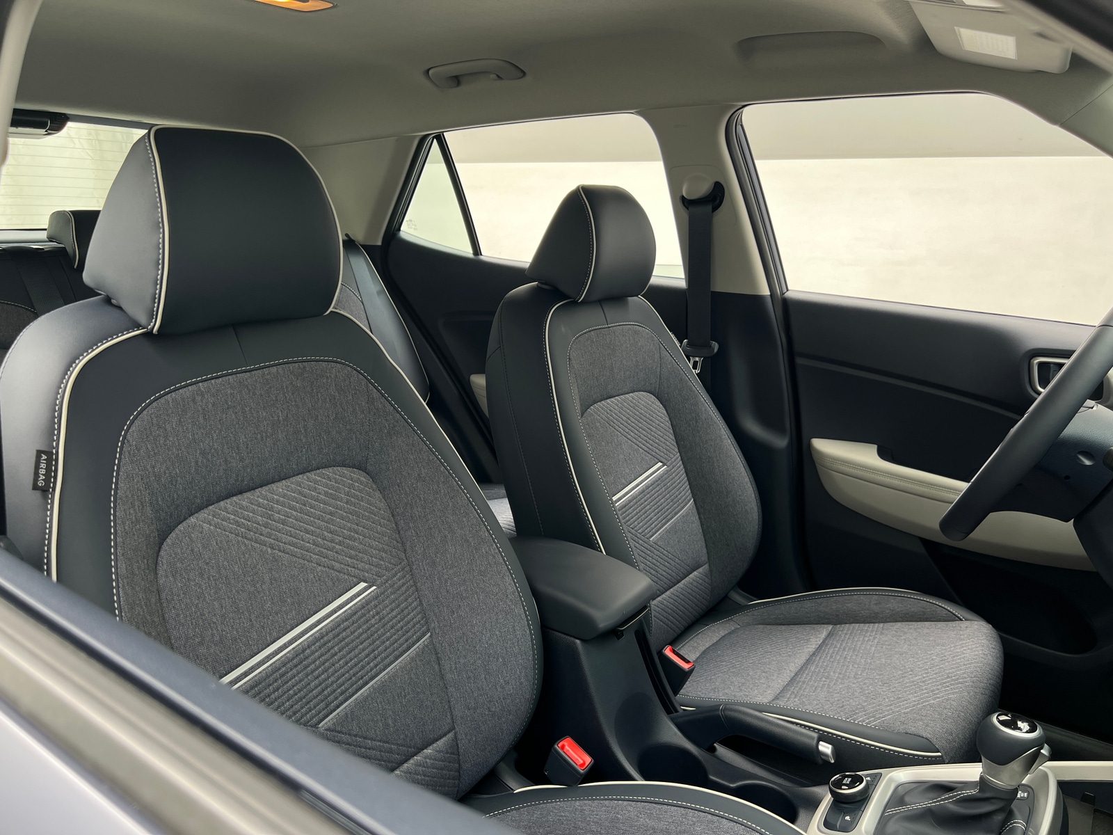 Thumbnail: 2025 Hyundai Venue - 2