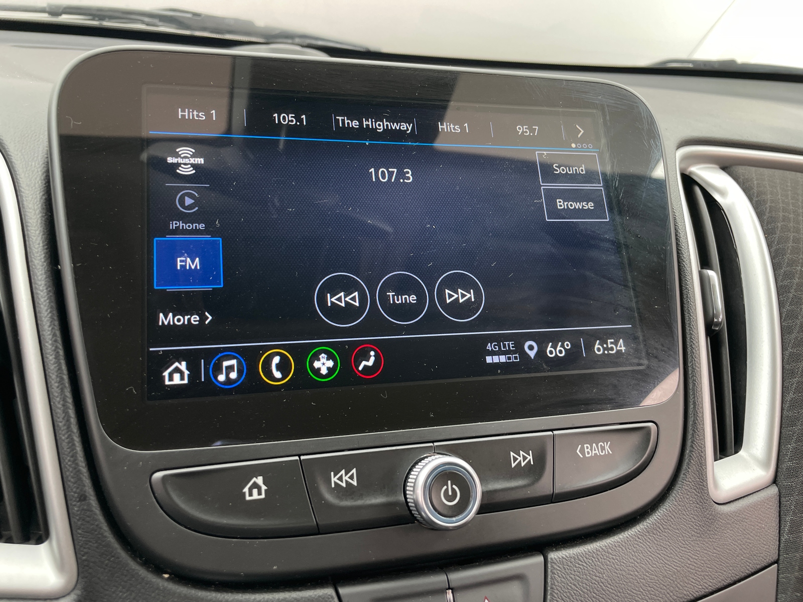 Thumbnail: 2024 Chevrolet Malibu - 4