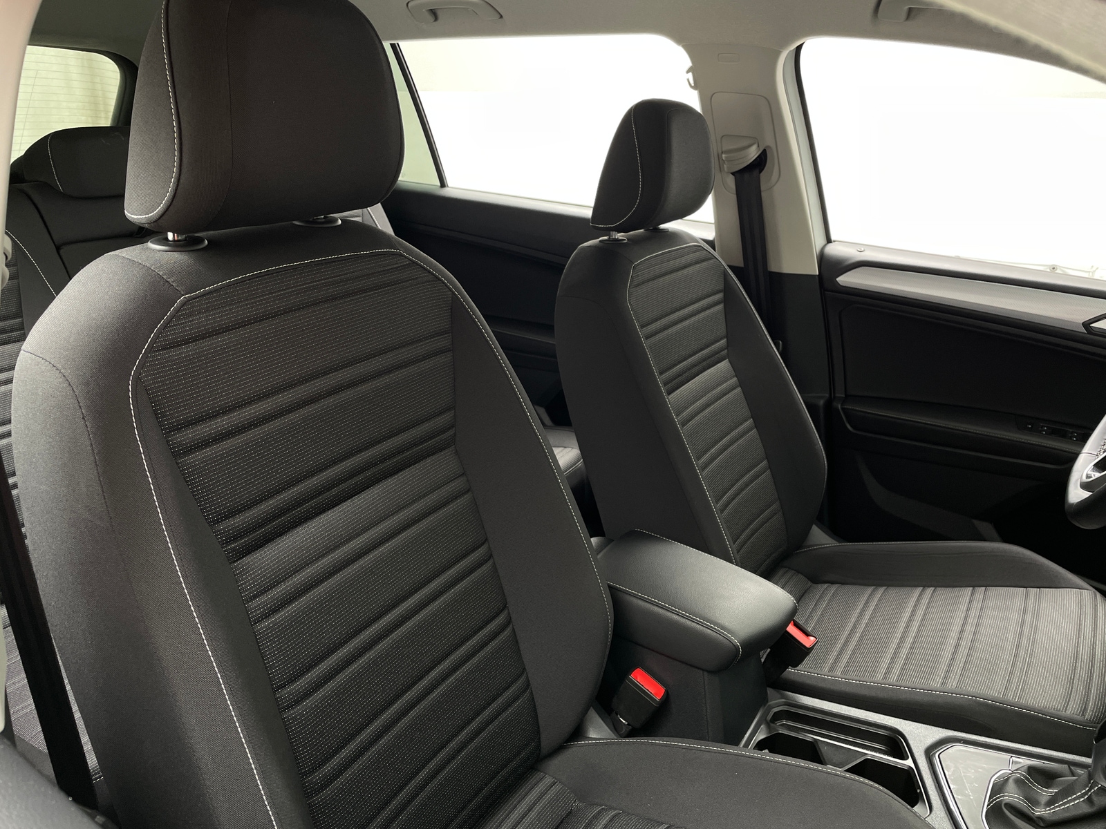 Thumbnail: 2024 Volkswagen Tiguan - 2