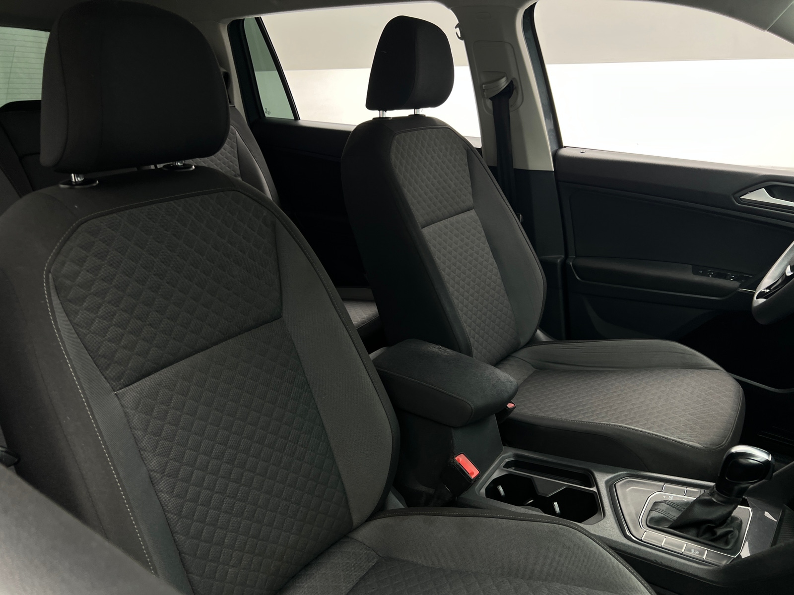 Thumbnail: 2020 Volkswagen Tiguan - 2