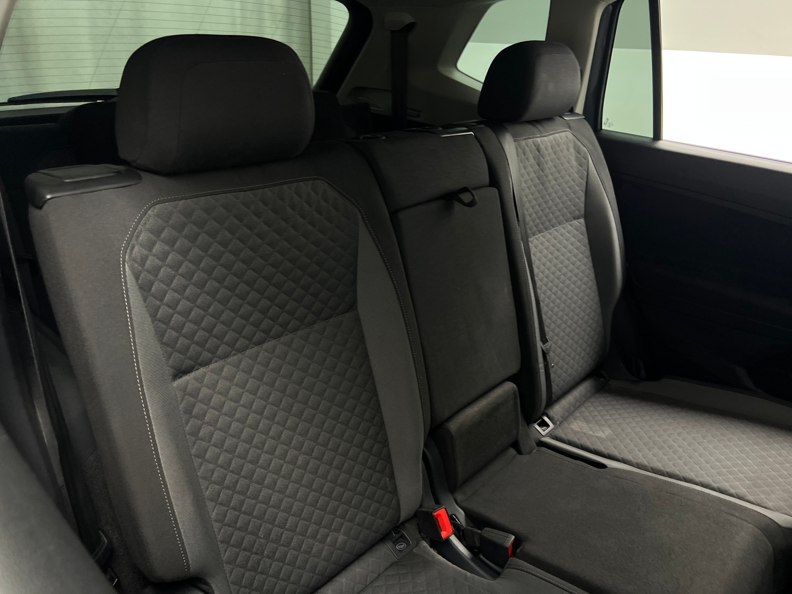 Thumbnail: 2020 Volkswagen Tiguan - 6