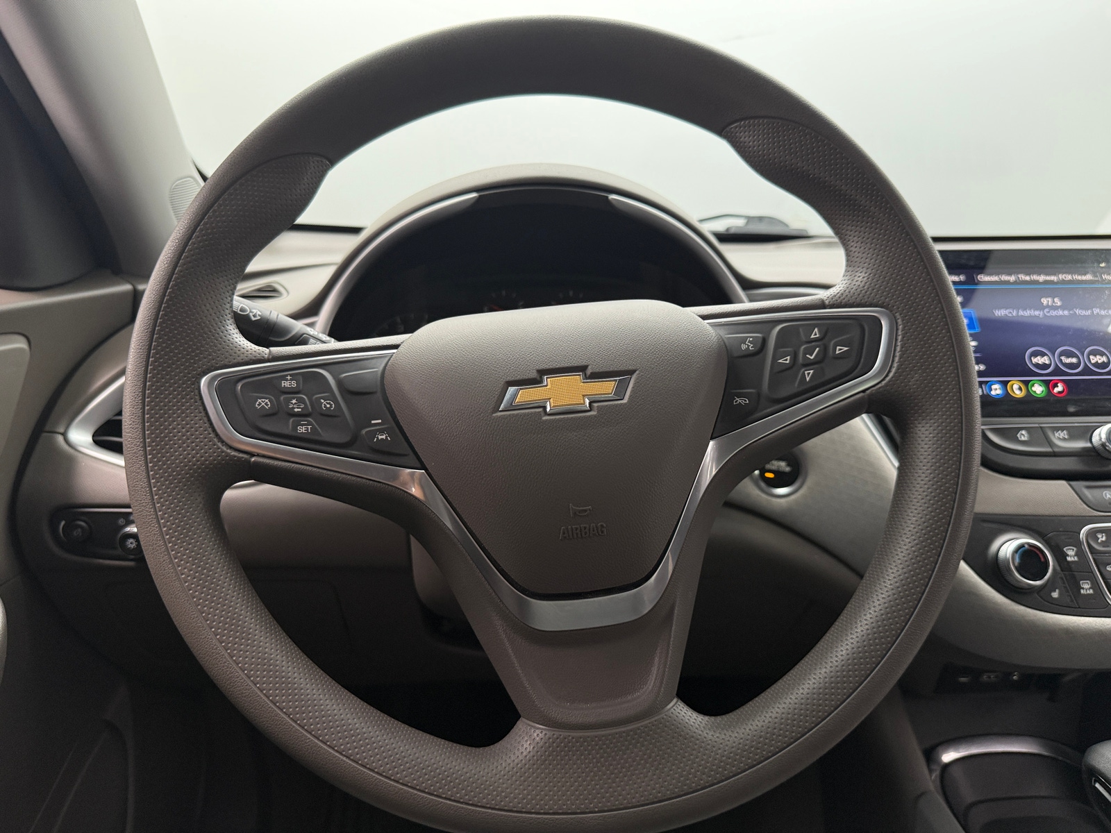 Thumbnail: 2023 Chevrolet Malibu - 5