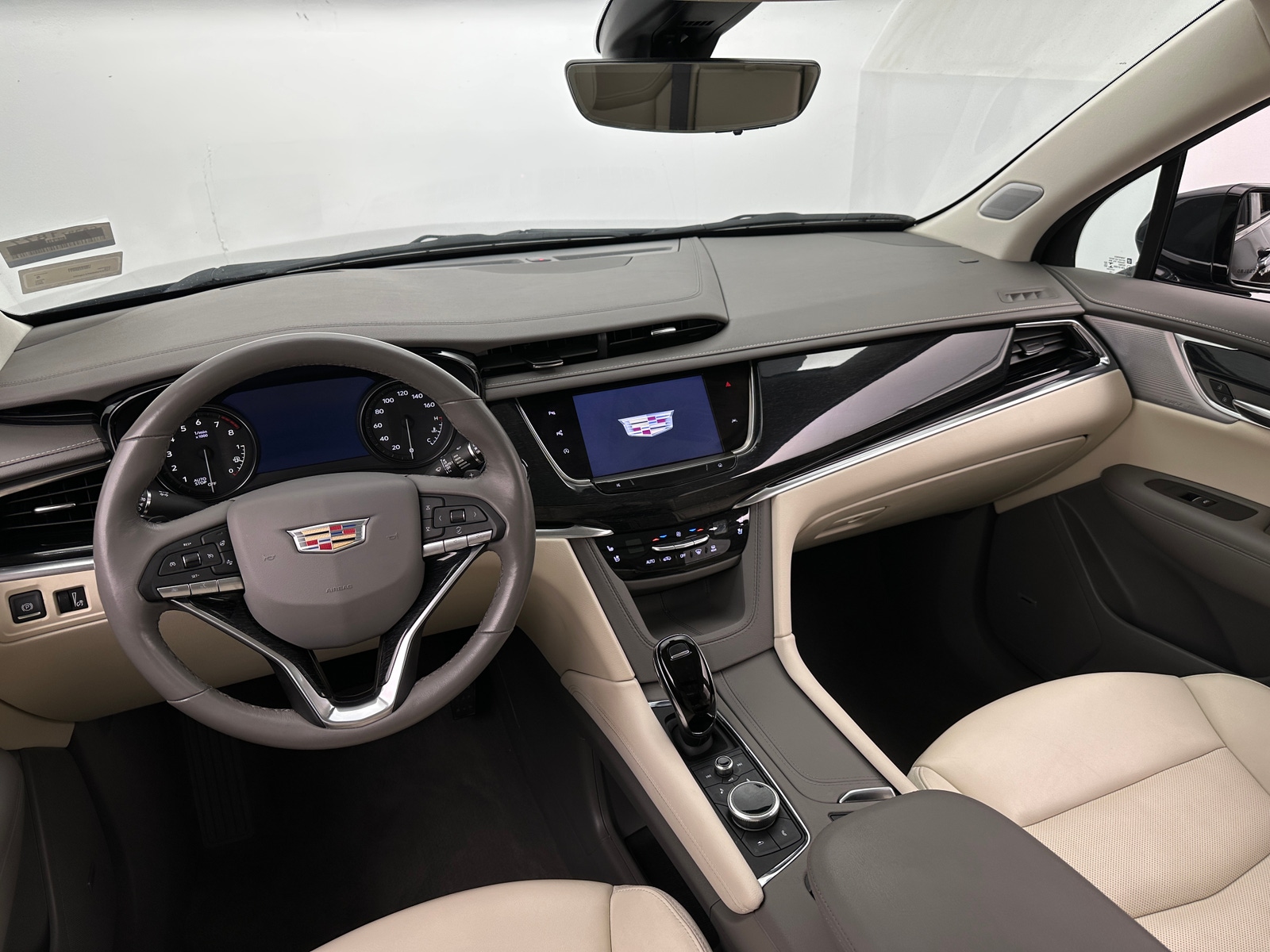 Thumbnail: 2023 Cadillac XT6 - 2