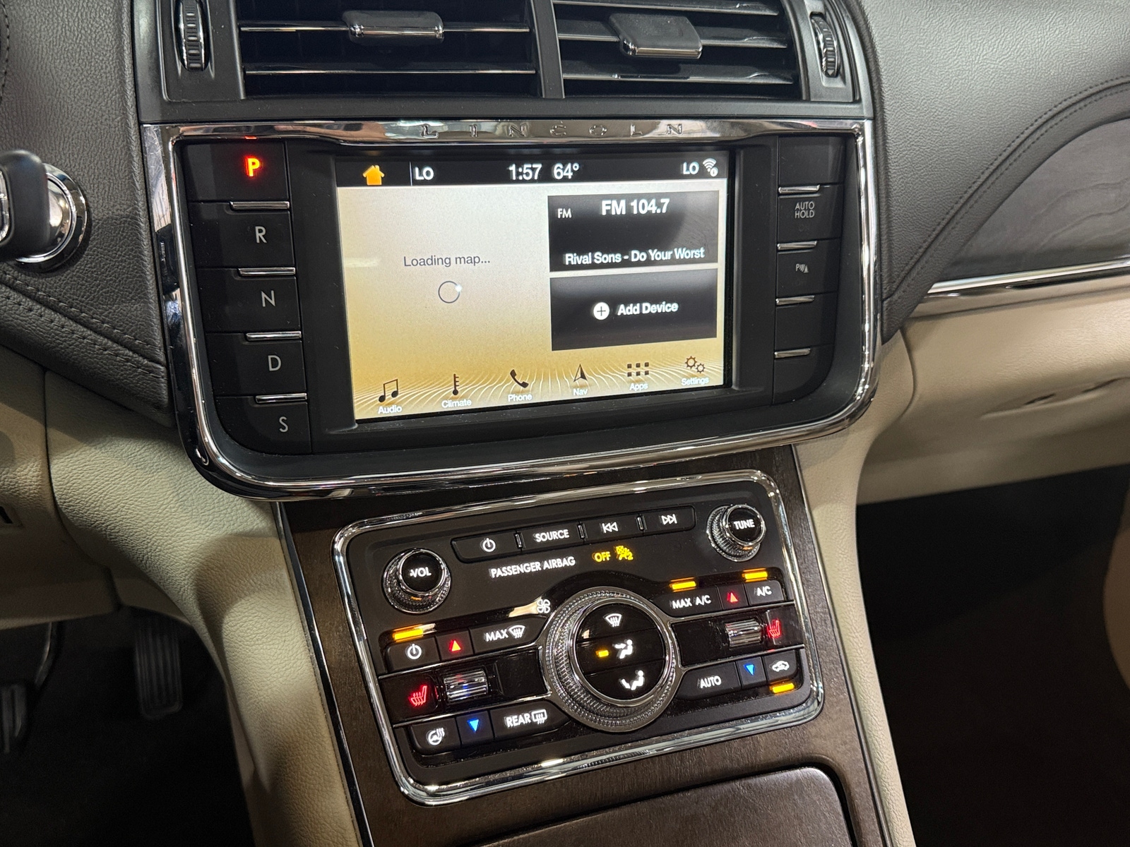 Thumbnail: 2018 Lincoln Continental - 3