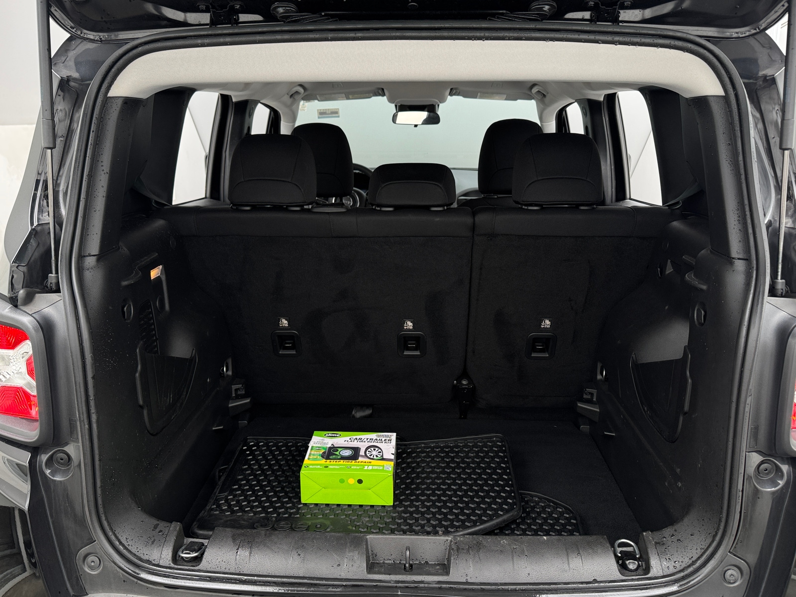 Thumbnail: 2022 Jeep Renegade - 7