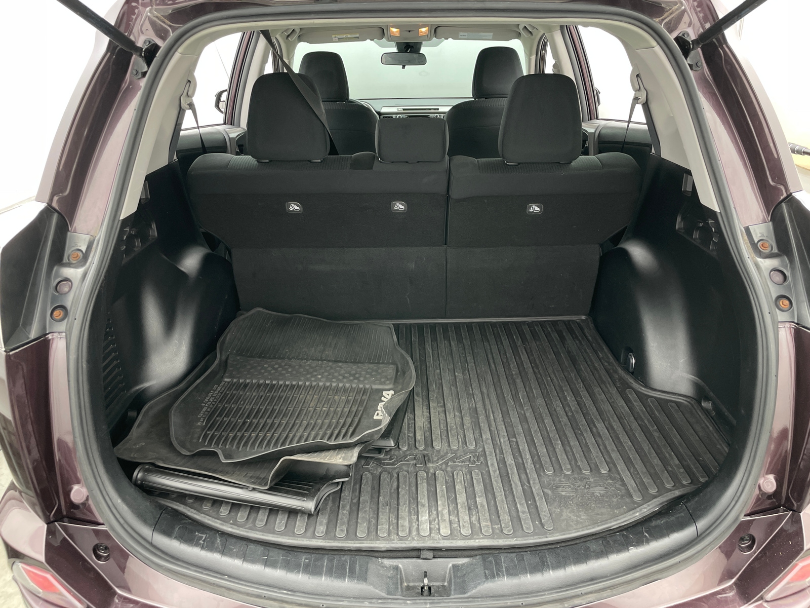 Thumbnail: 2017 Toyota RAV4 - 7