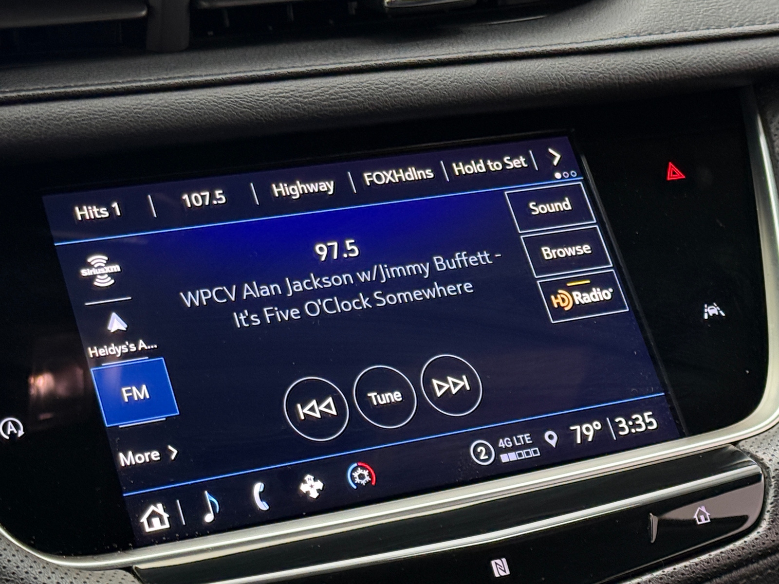 Thumbnail: 2021 Cadillac XT6 - 3