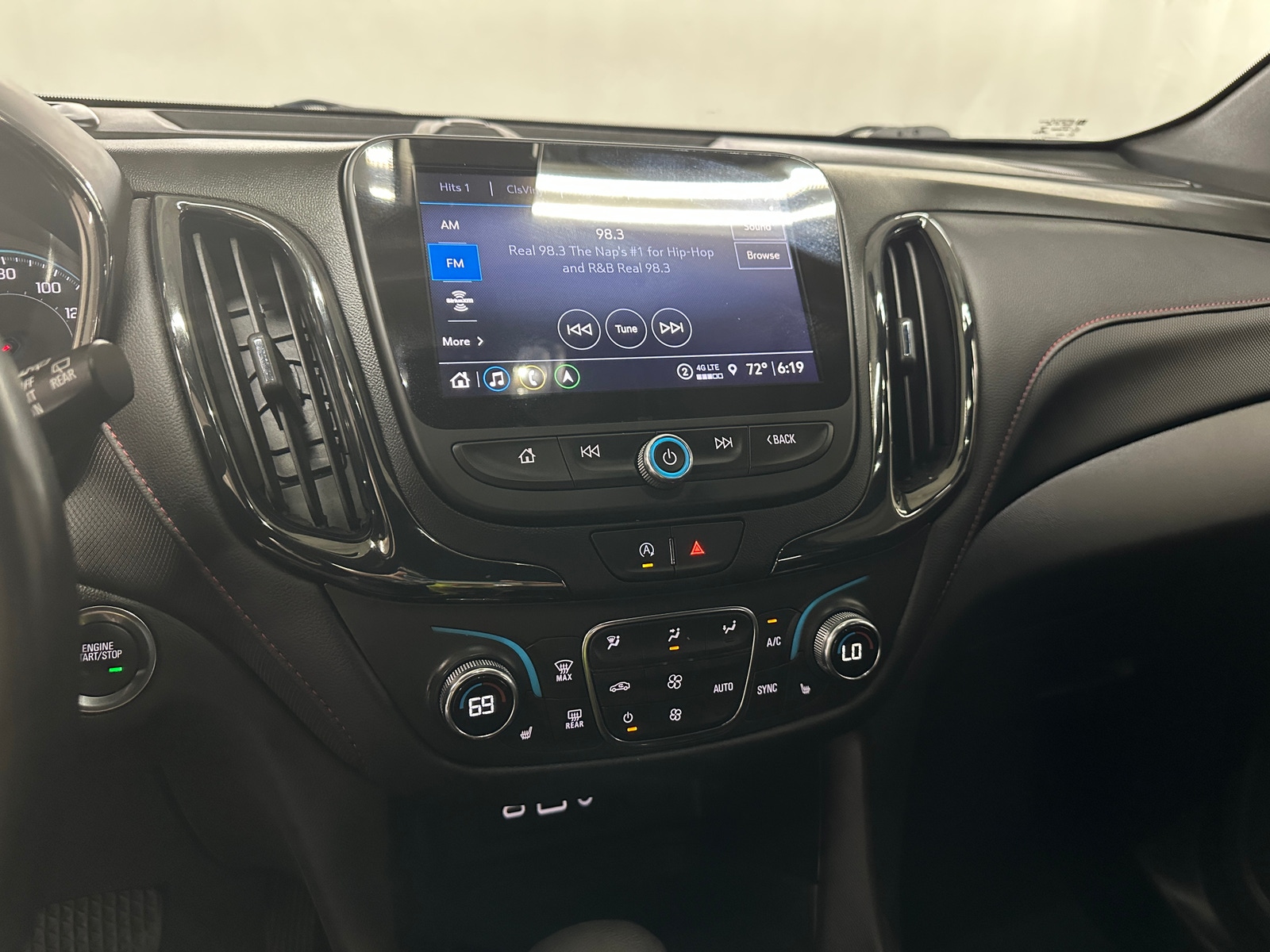 Thumbnail: 2022 Chevrolet Equinox - 4