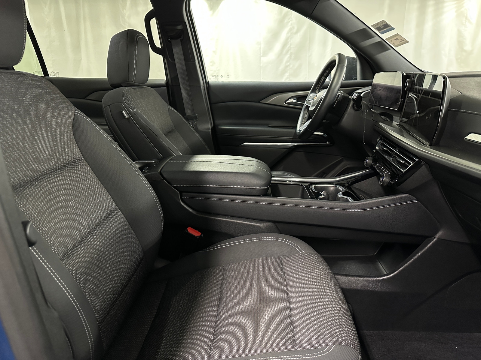 Thumbnail: 2025 Chevrolet Traverse - 2