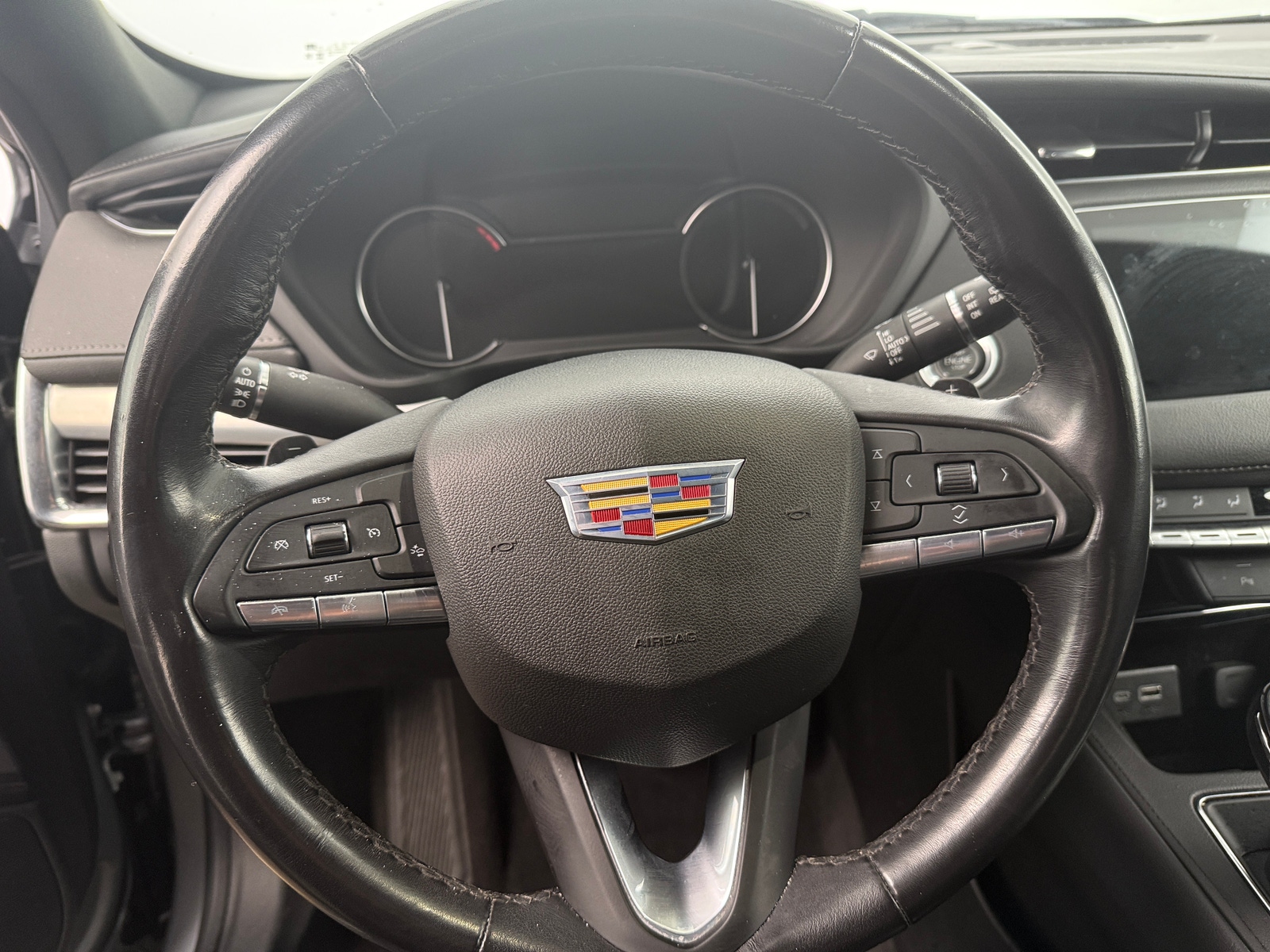 Thumbnail: 2023 Cadillac XT4 - 4