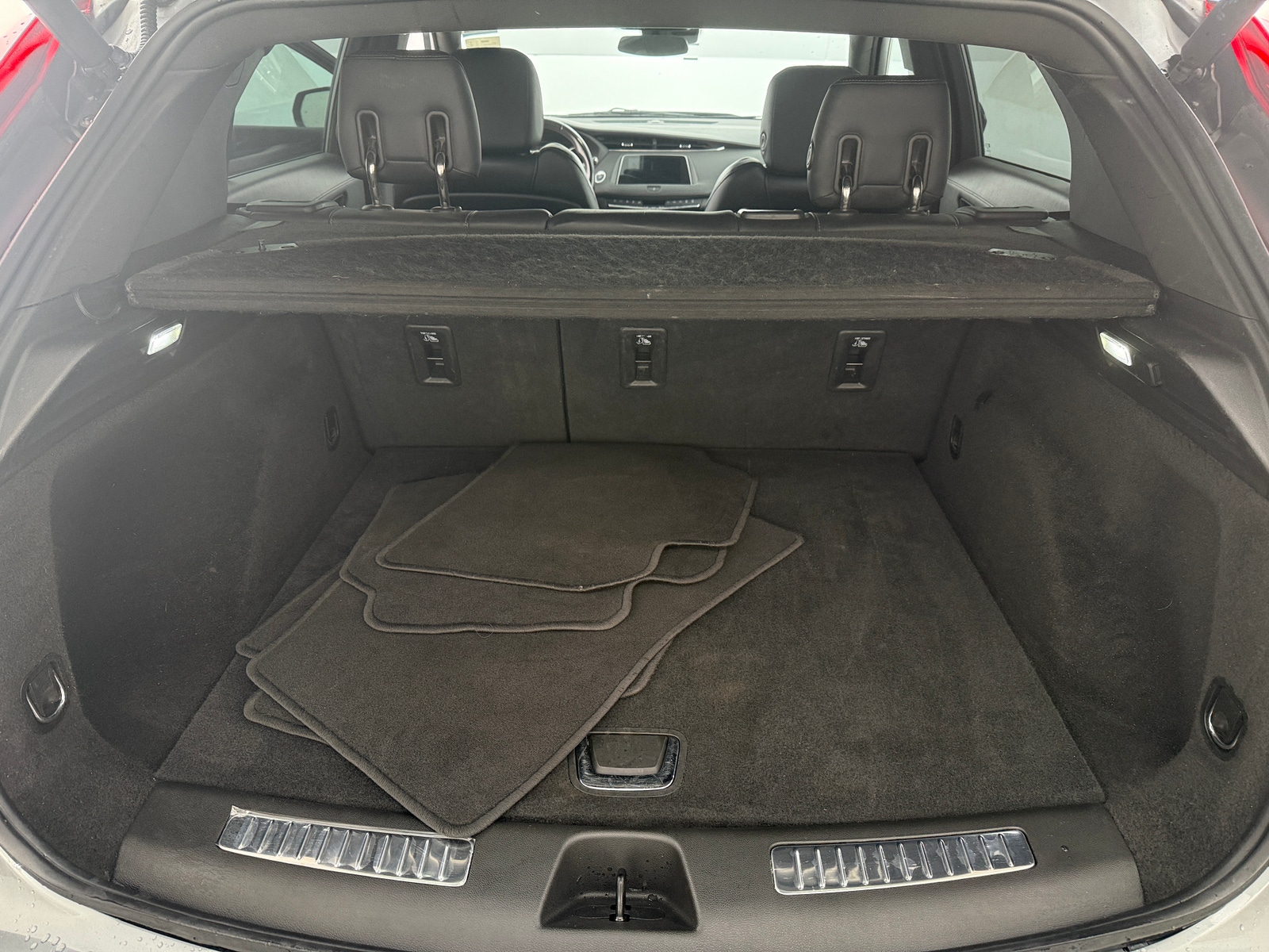 Thumbnail: 2023 Cadillac XT4 - 6