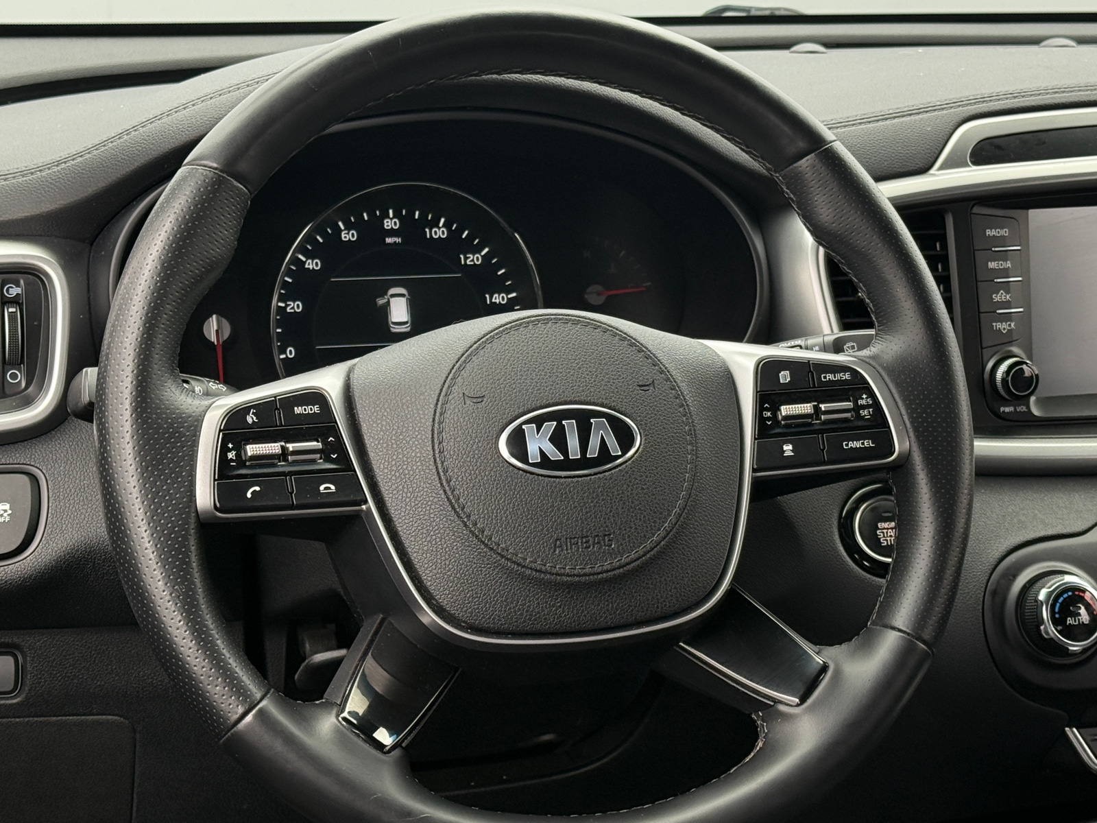 Thumbnail: 2019 Kia Sorento - 4