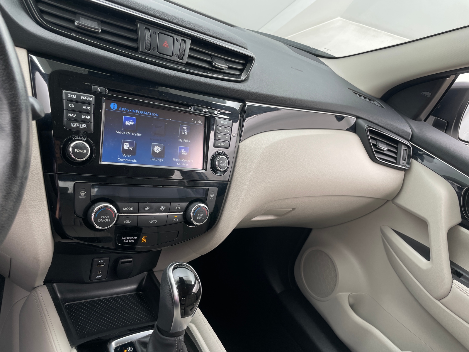 Thumbnail: 2017 Nissan Rogue Sport - 3