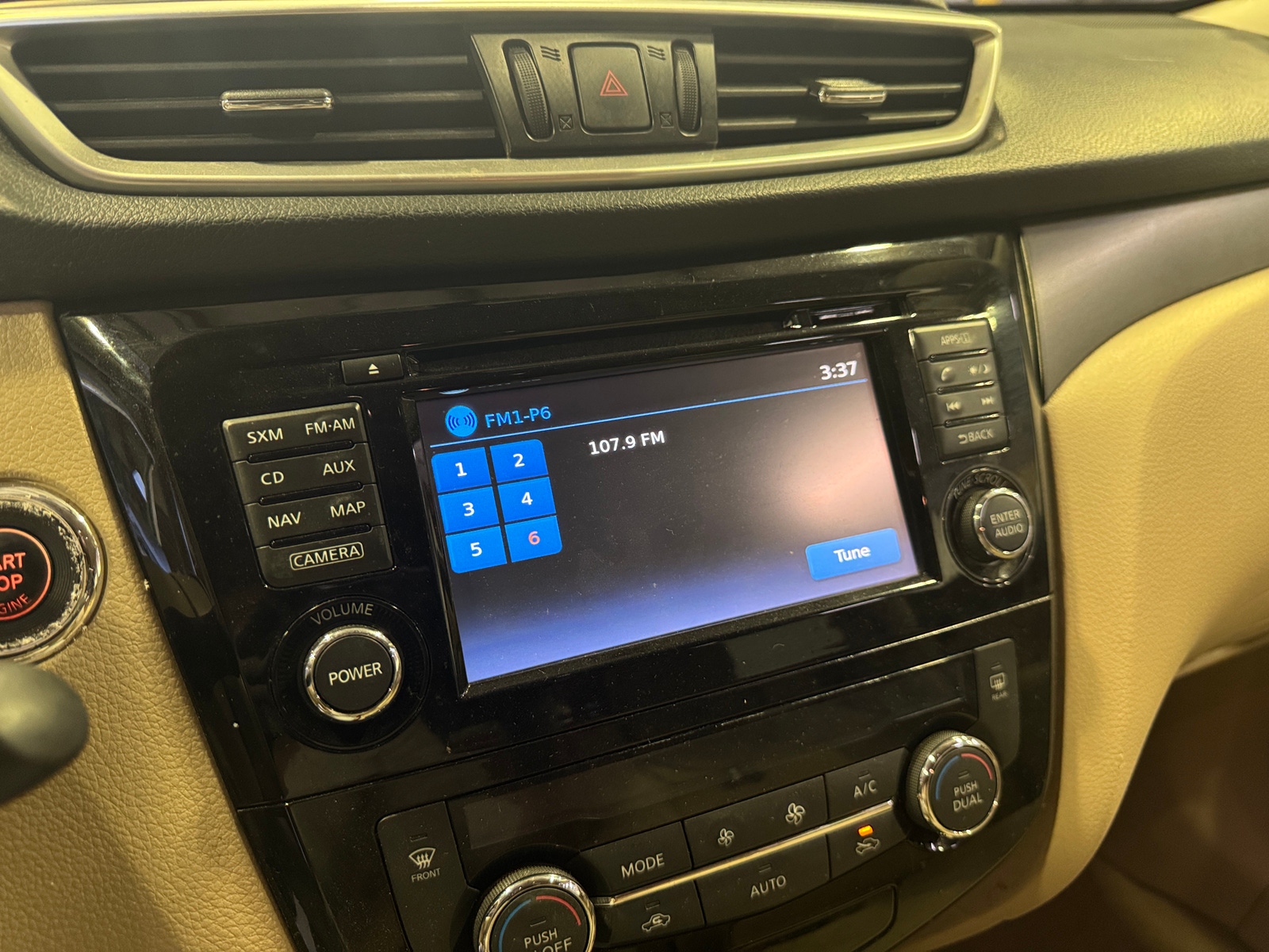 Thumbnail: 2015 Nissan Rogue - 4