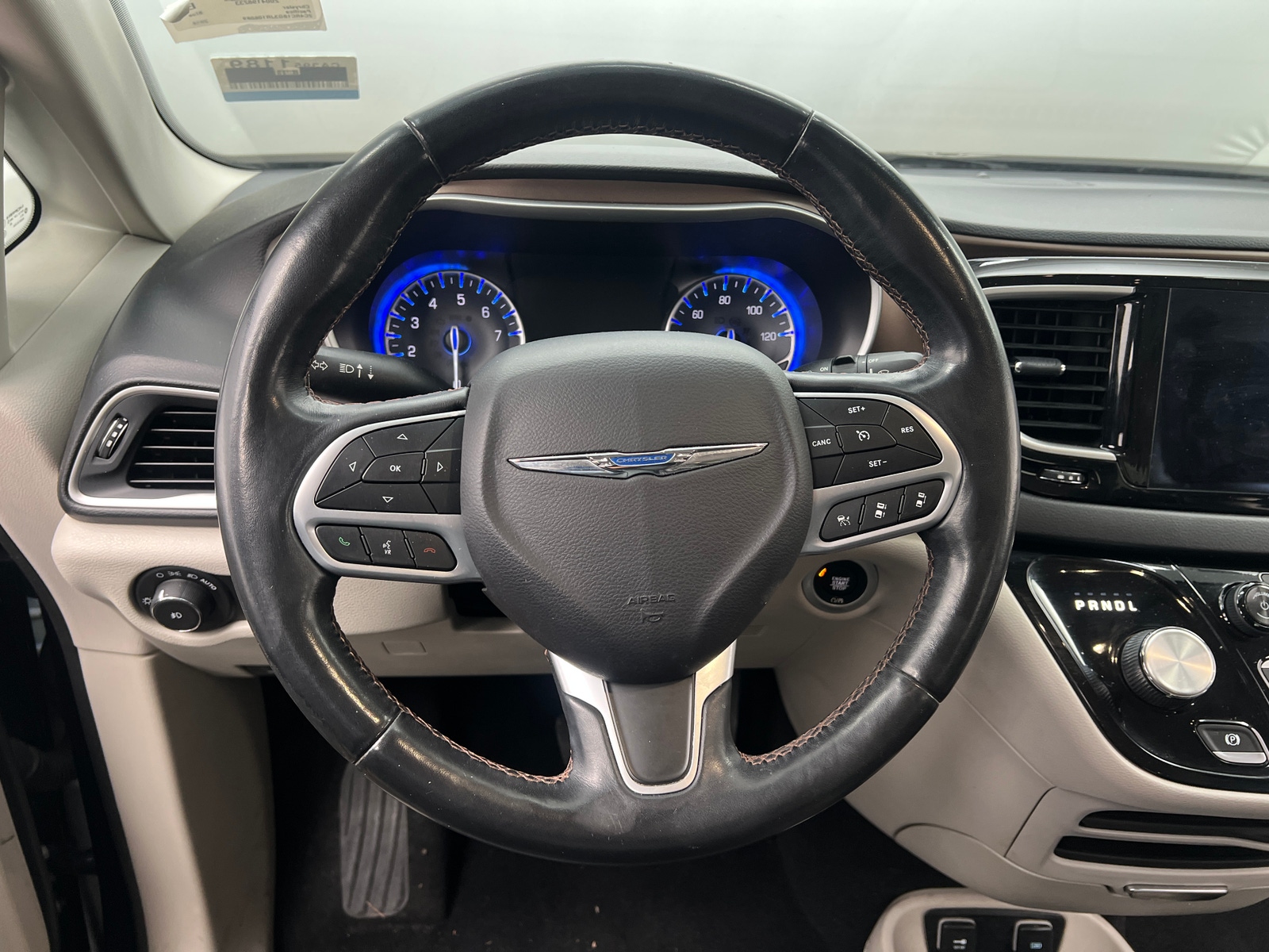 Thumbnail: 2018 Chrysler Pacifica - 4