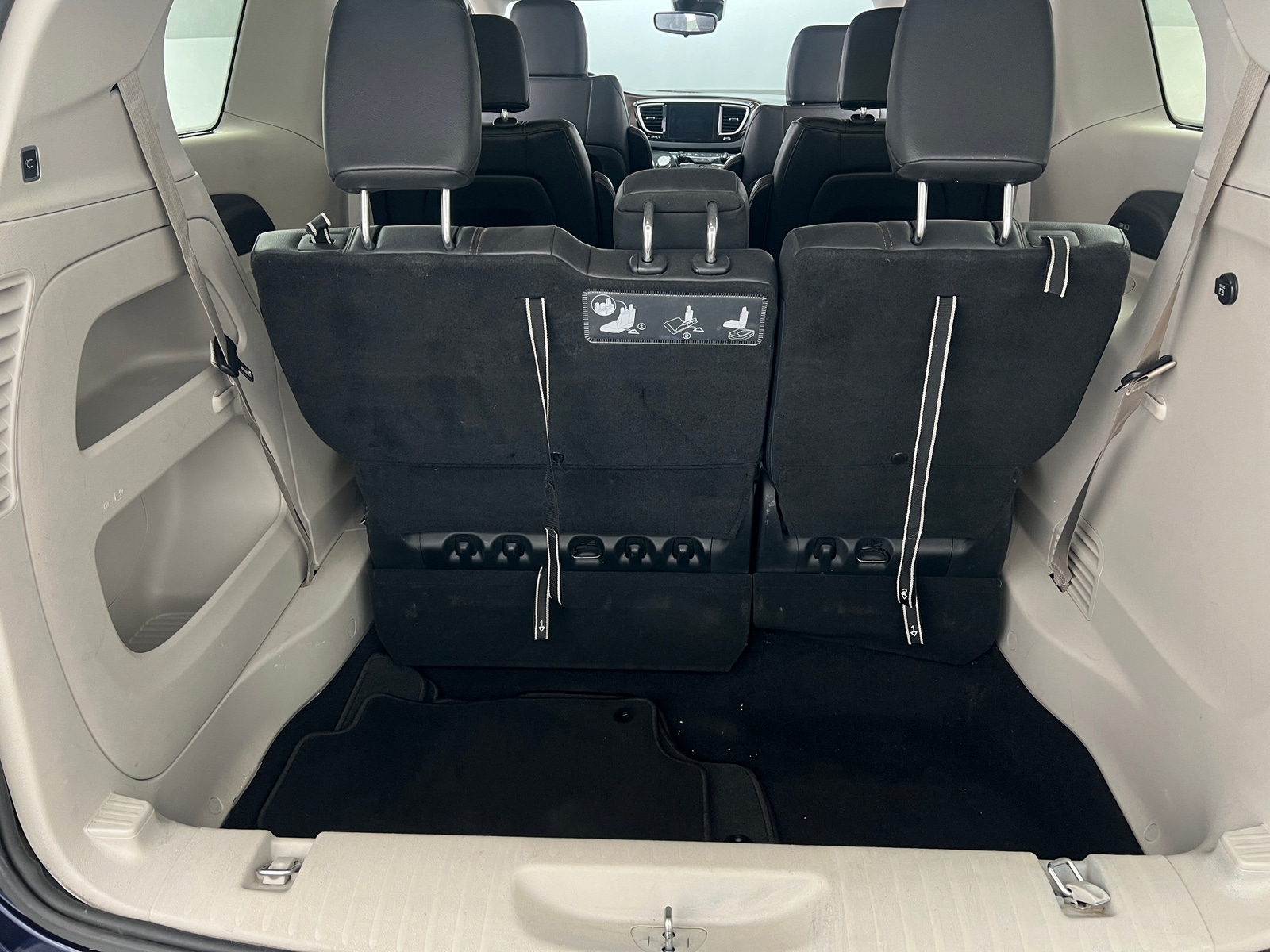 Thumbnail: 2018 Chrysler Pacifica - 6