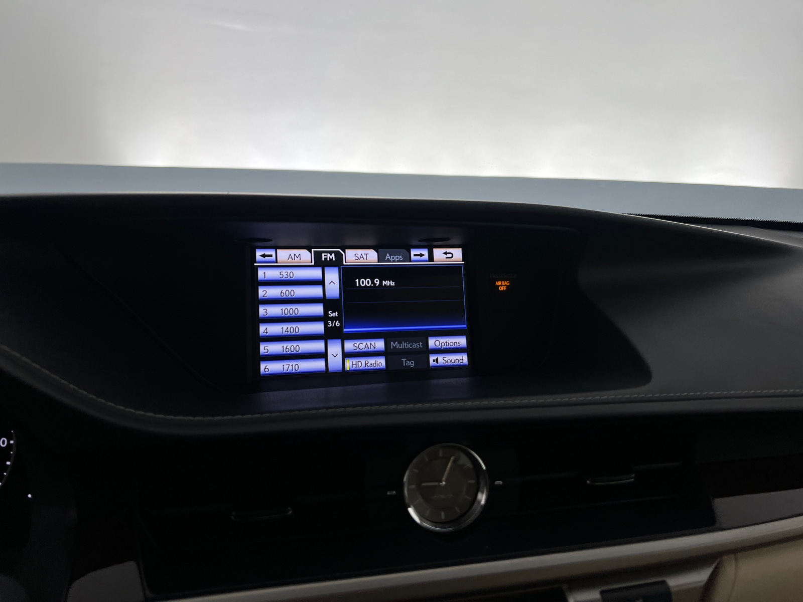 Thumbnail: 2013 Lexus ES - 3