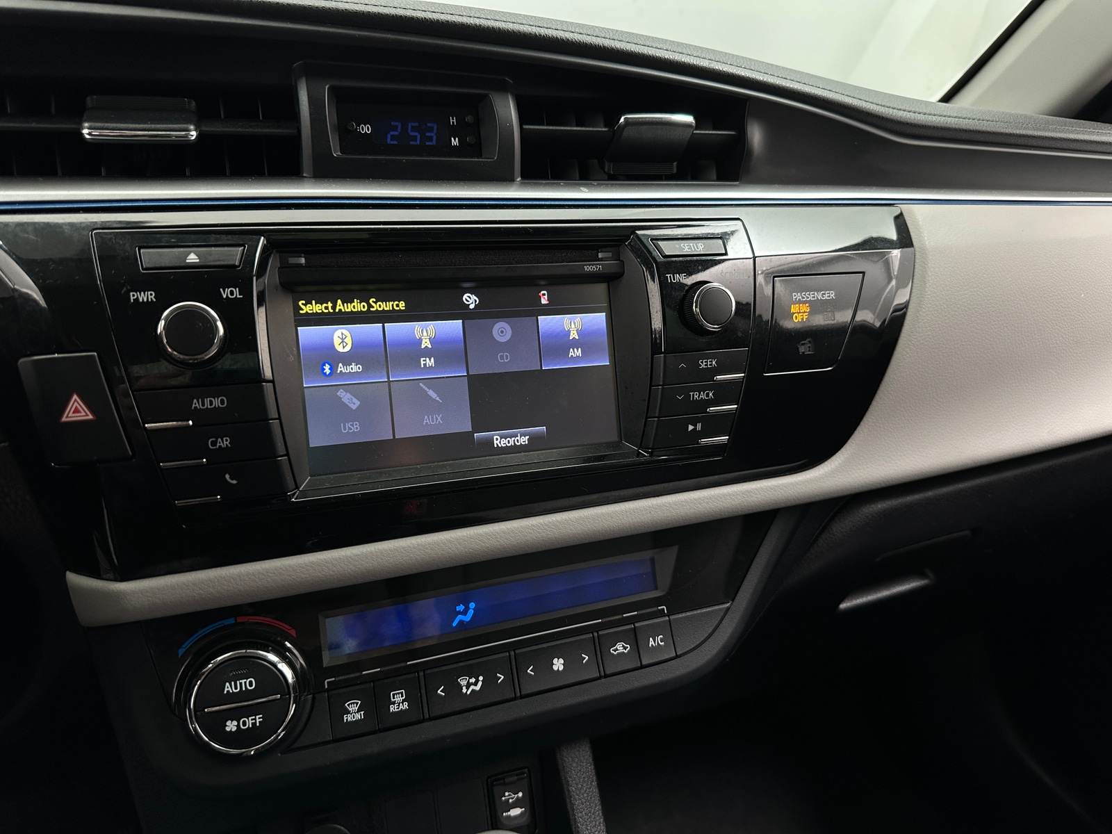 Thumbnail: 2016 Toyota Corolla - 4