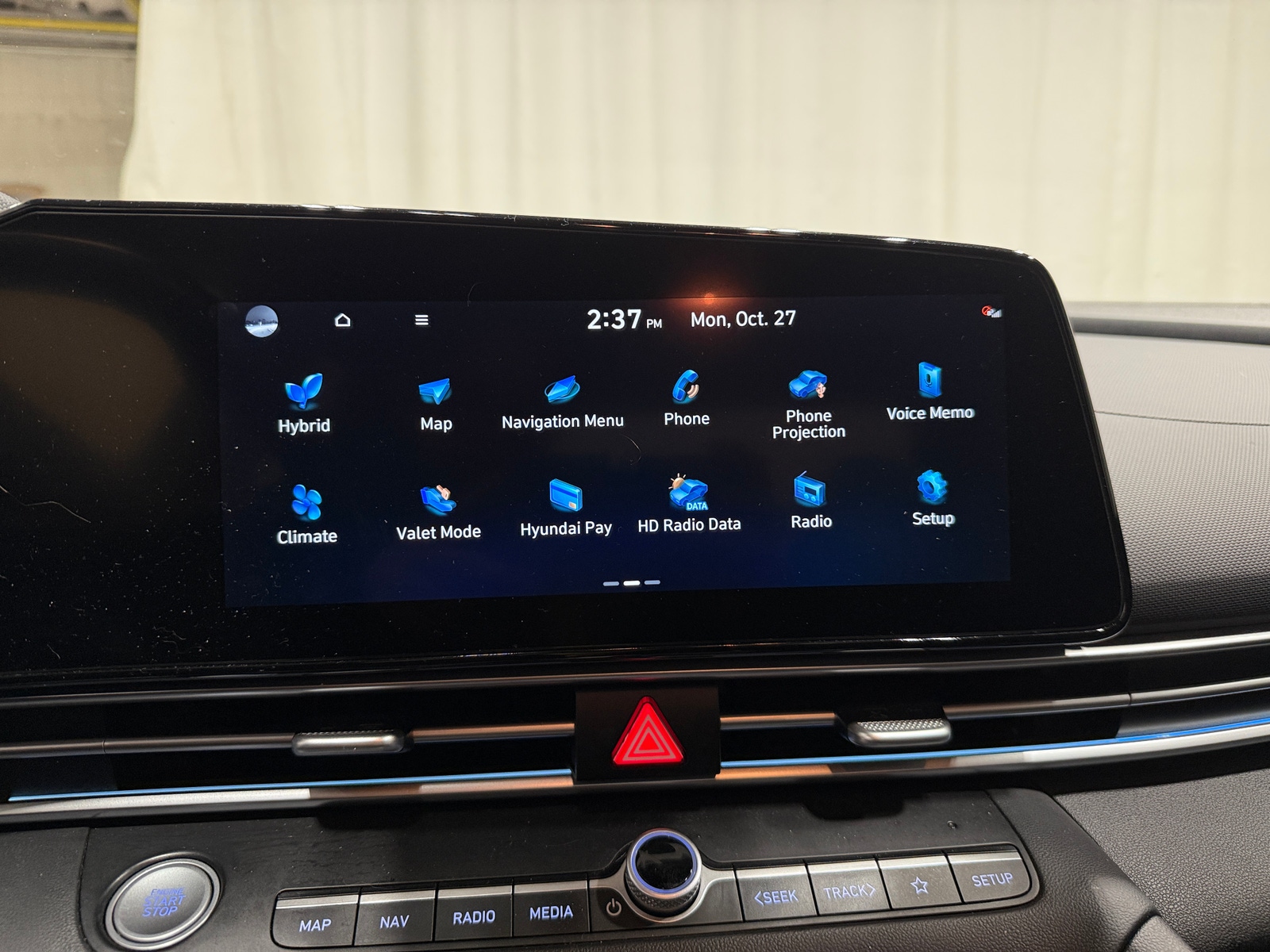 Thumbnail: 2023 Hyundai Elantra - 3