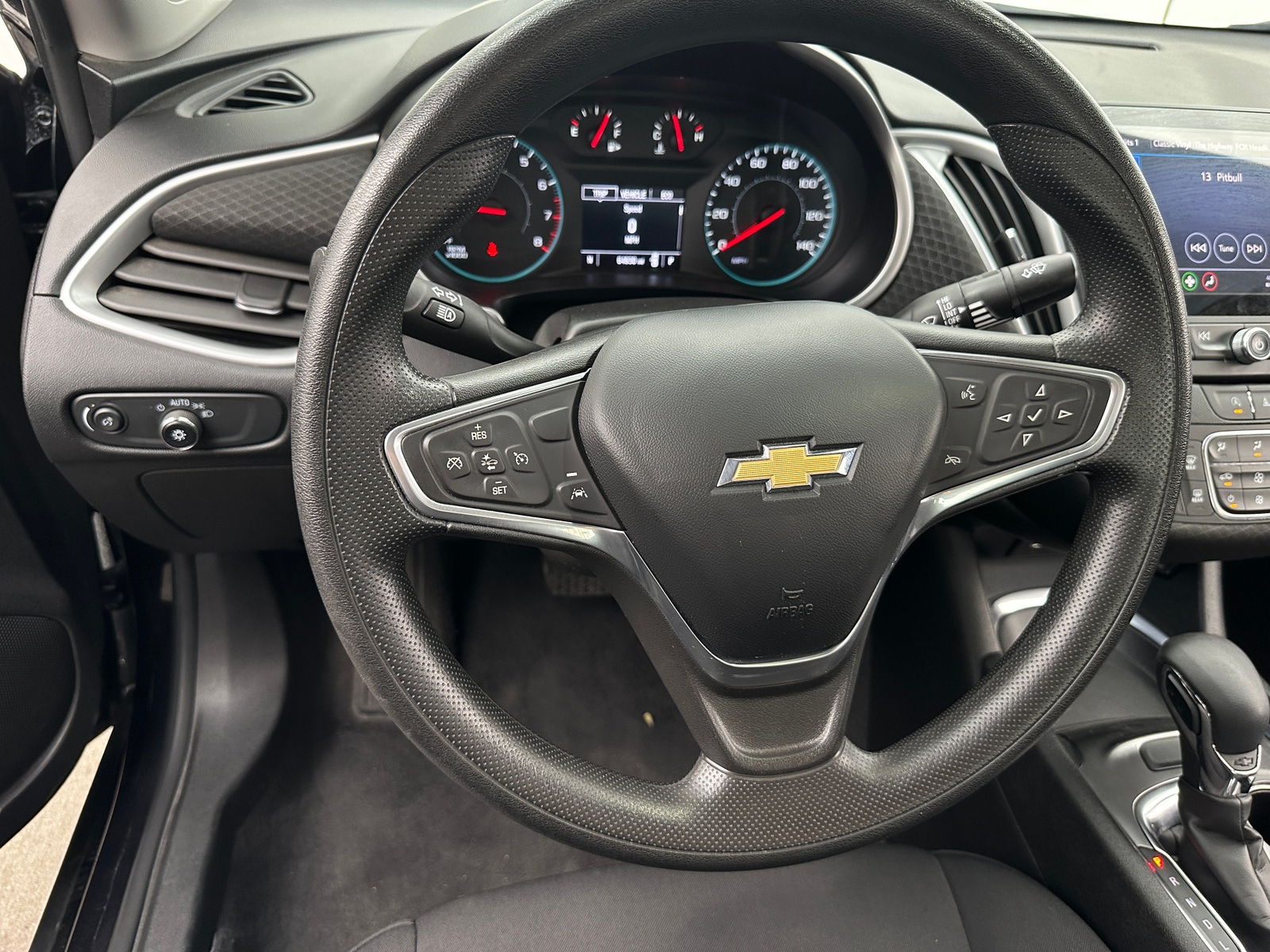 Thumbnail: 2023 Chevrolet Malibu - 5