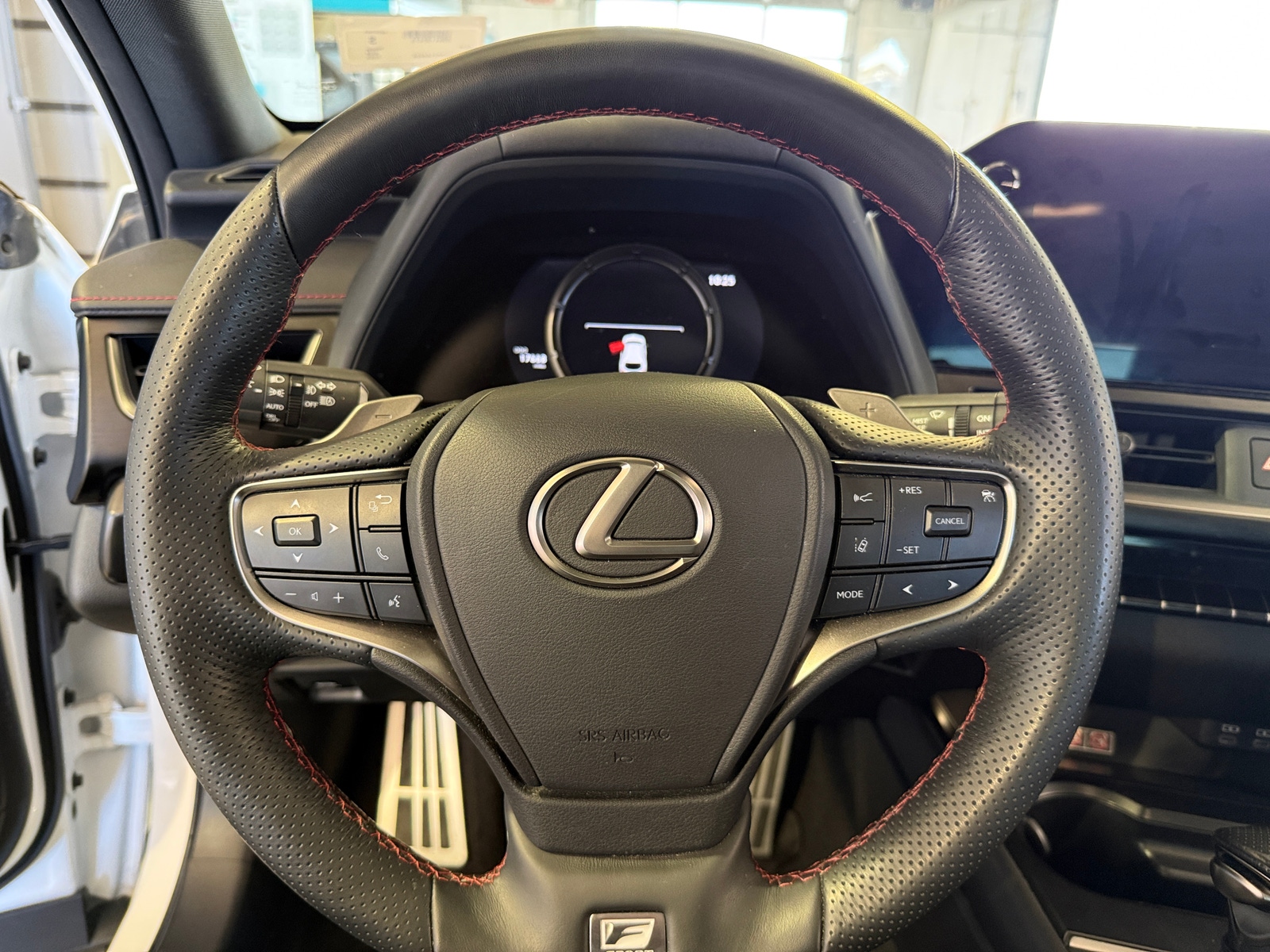 Thumbnail: 2023 Lexus UX - 4