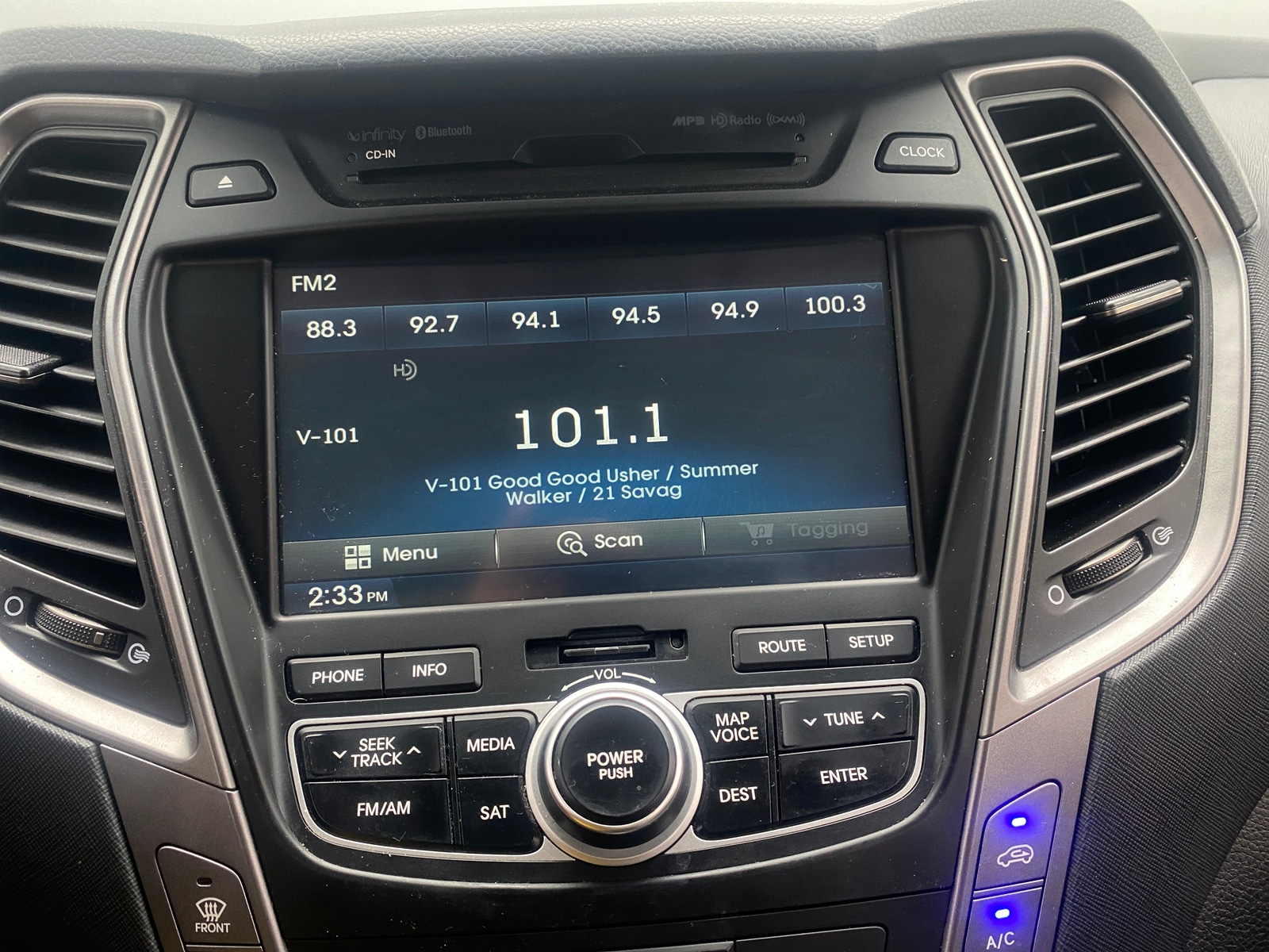 Thumbnail: 2015 Hyundai Santa Fe - 3