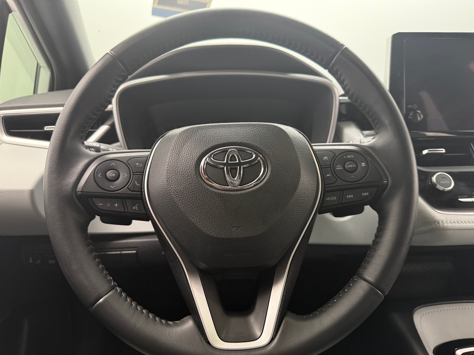 Thumbnail: 2023 Toyota Corolla - 5