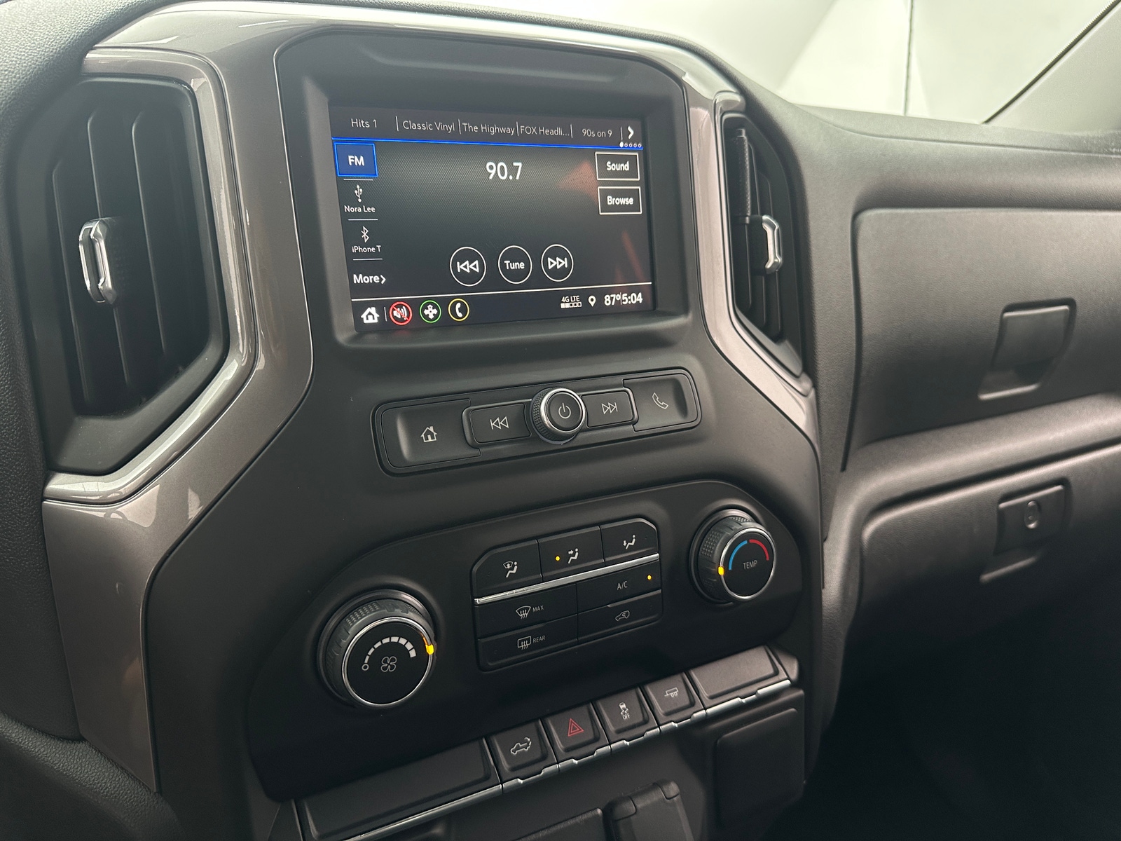 Thumbnail: 2020 Chevrolet Silverado 1500 - 4