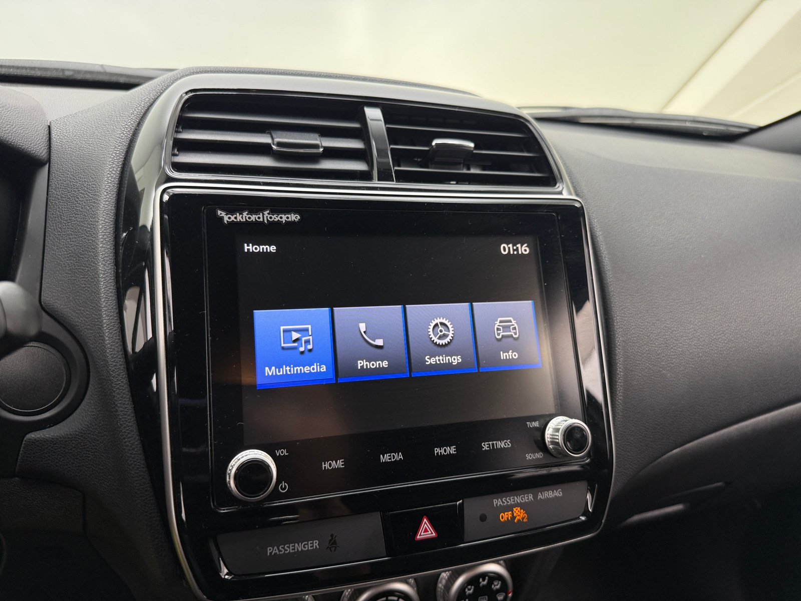 Thumbnail: 2020 Mitsubishi Outlander Sport - 4